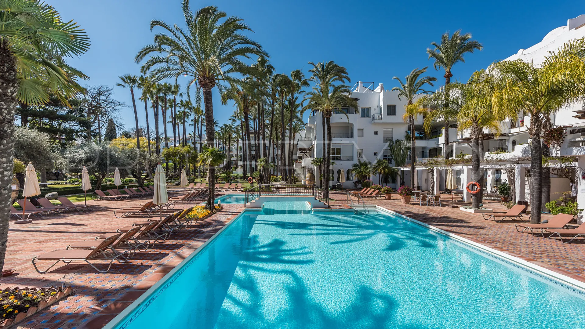 For sale 1 bedroom ground floor apartment in Alcazaba