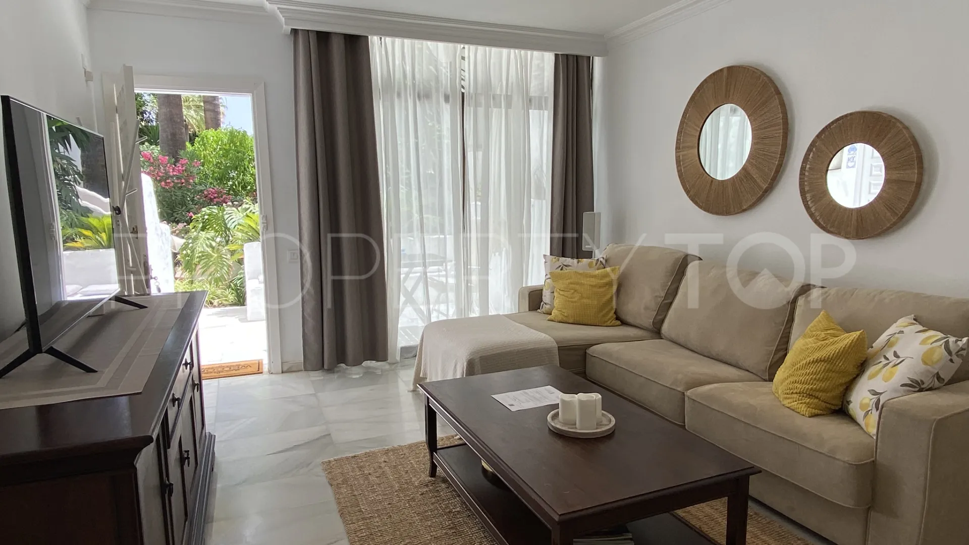 For sale 1 bedroom ground floor apartment in Alcazaba