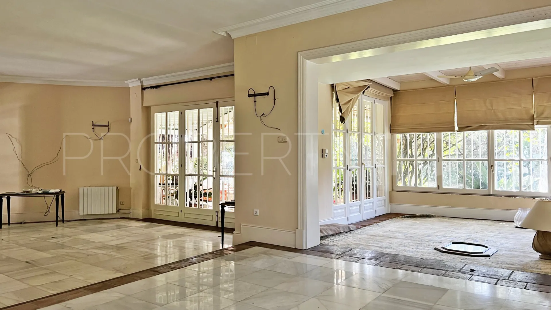 Buy 4 bedrooms villa in Casasola