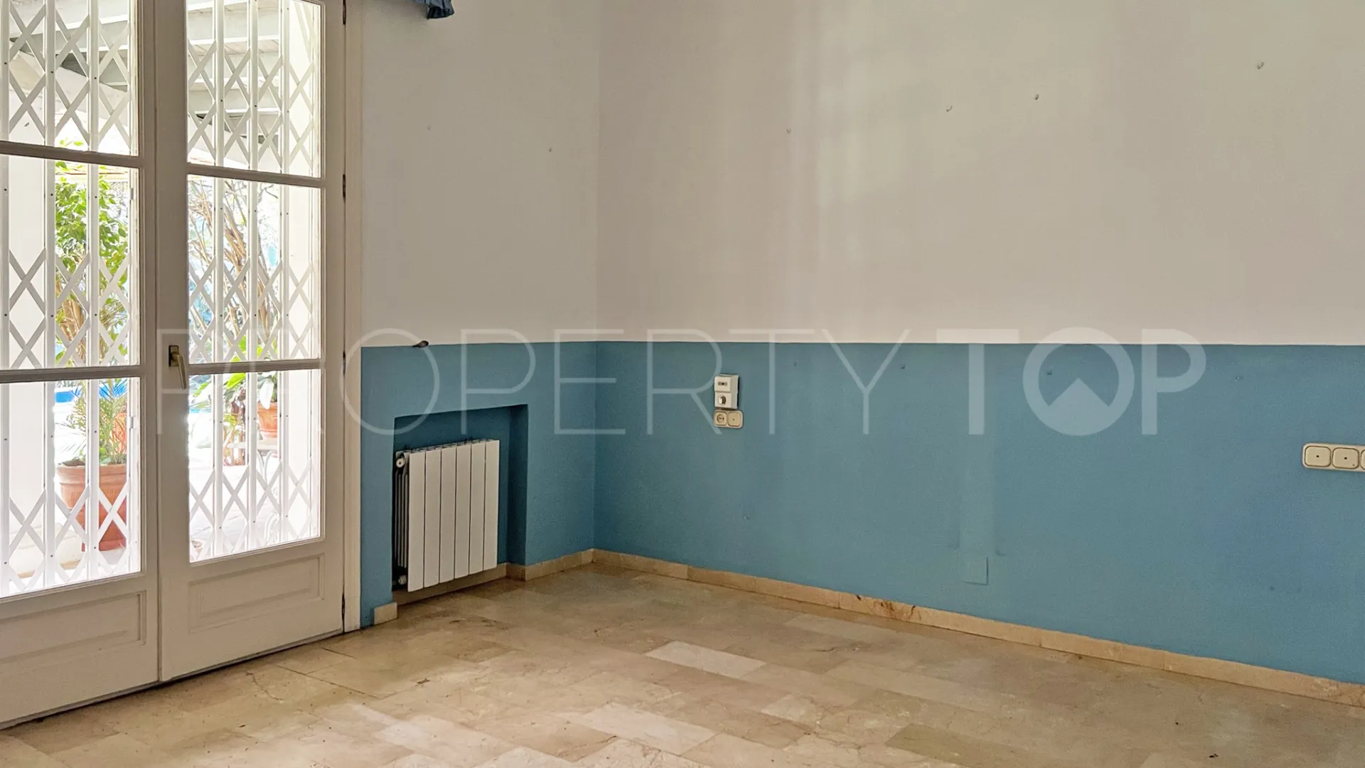 Buy 4 bedrooms villa in Casasola