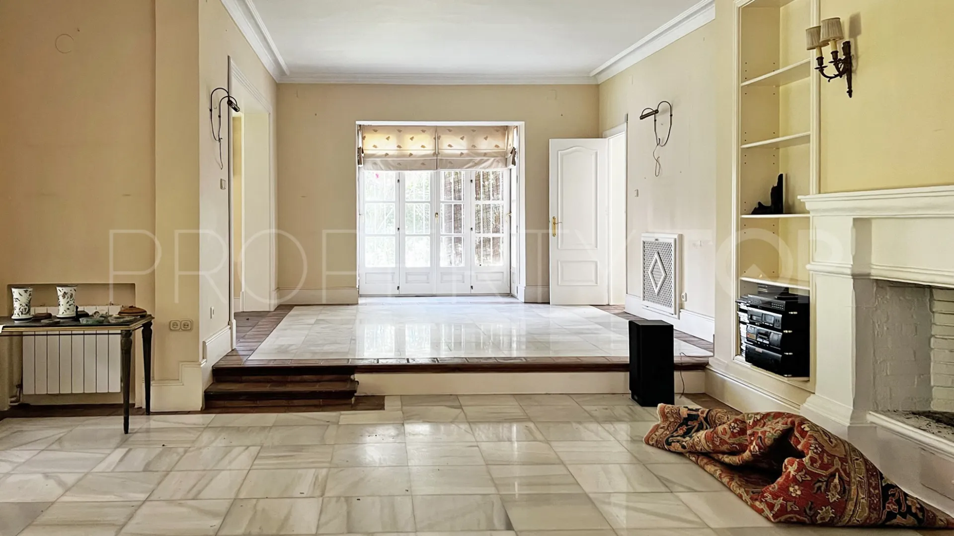 Buy 4 bedrooms villa in Casasola
