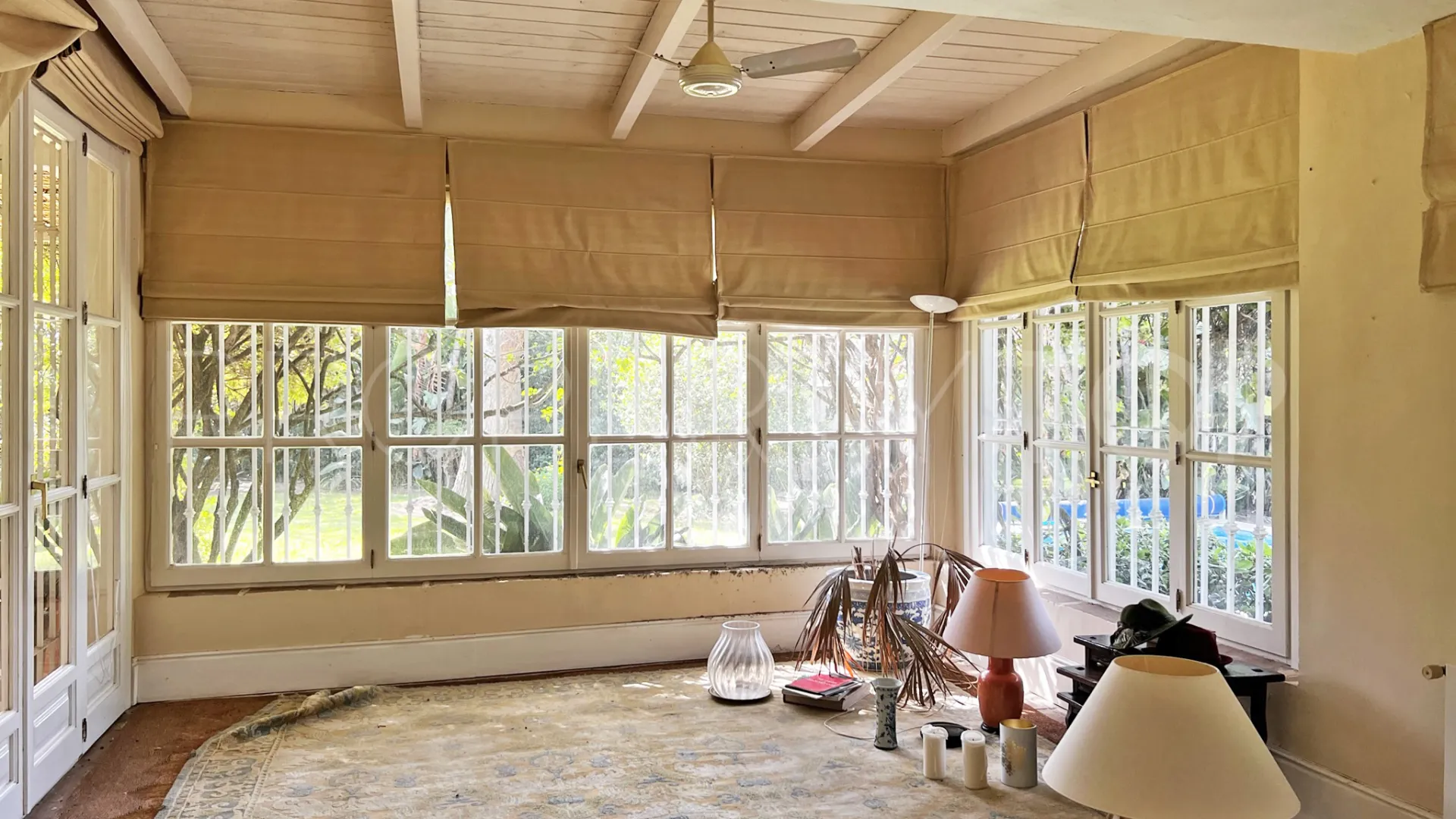 Buy 4 bedrooms villa in Casasola