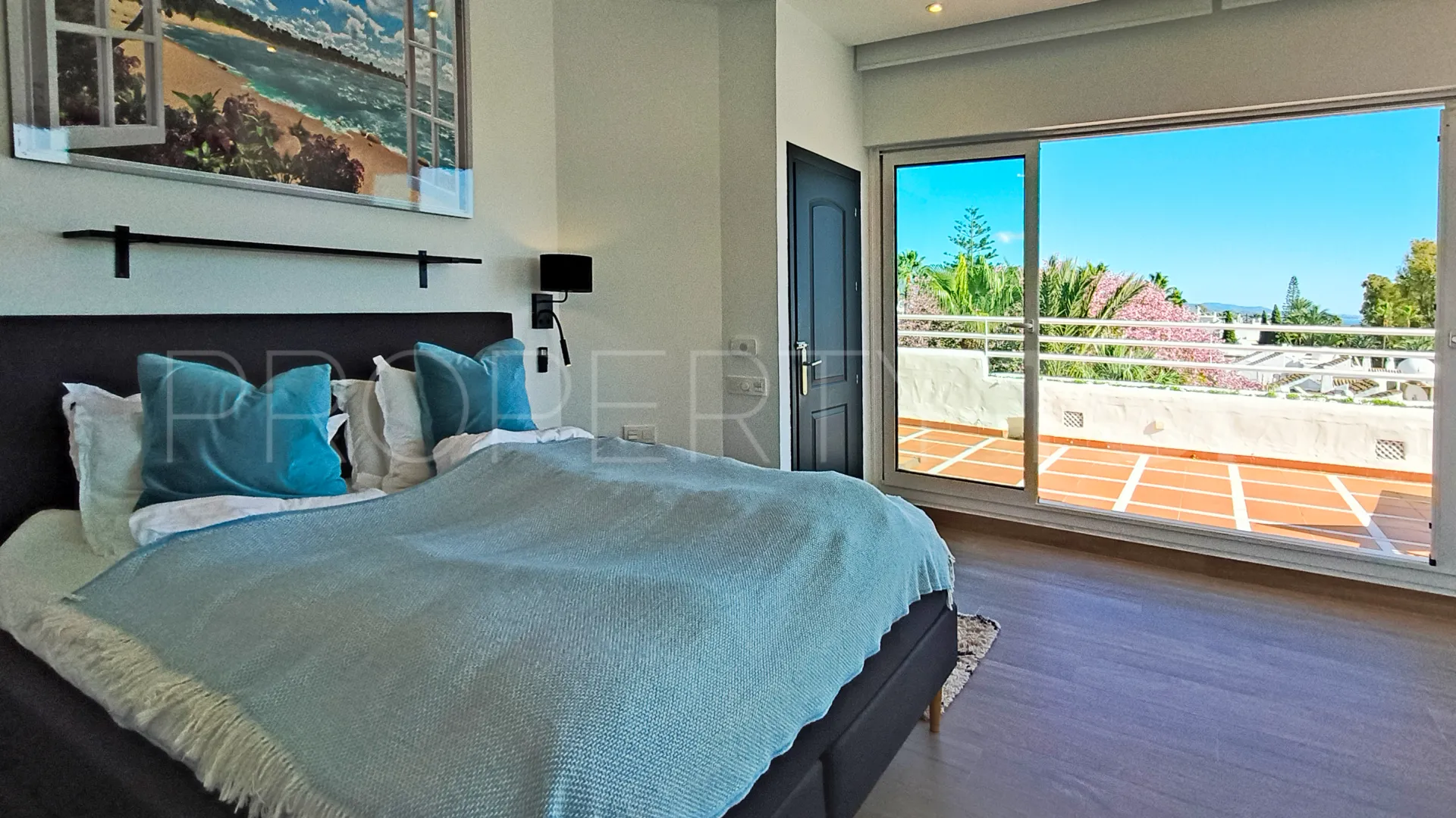 Duplex de 4 dormitorios en venta en Alcazaba