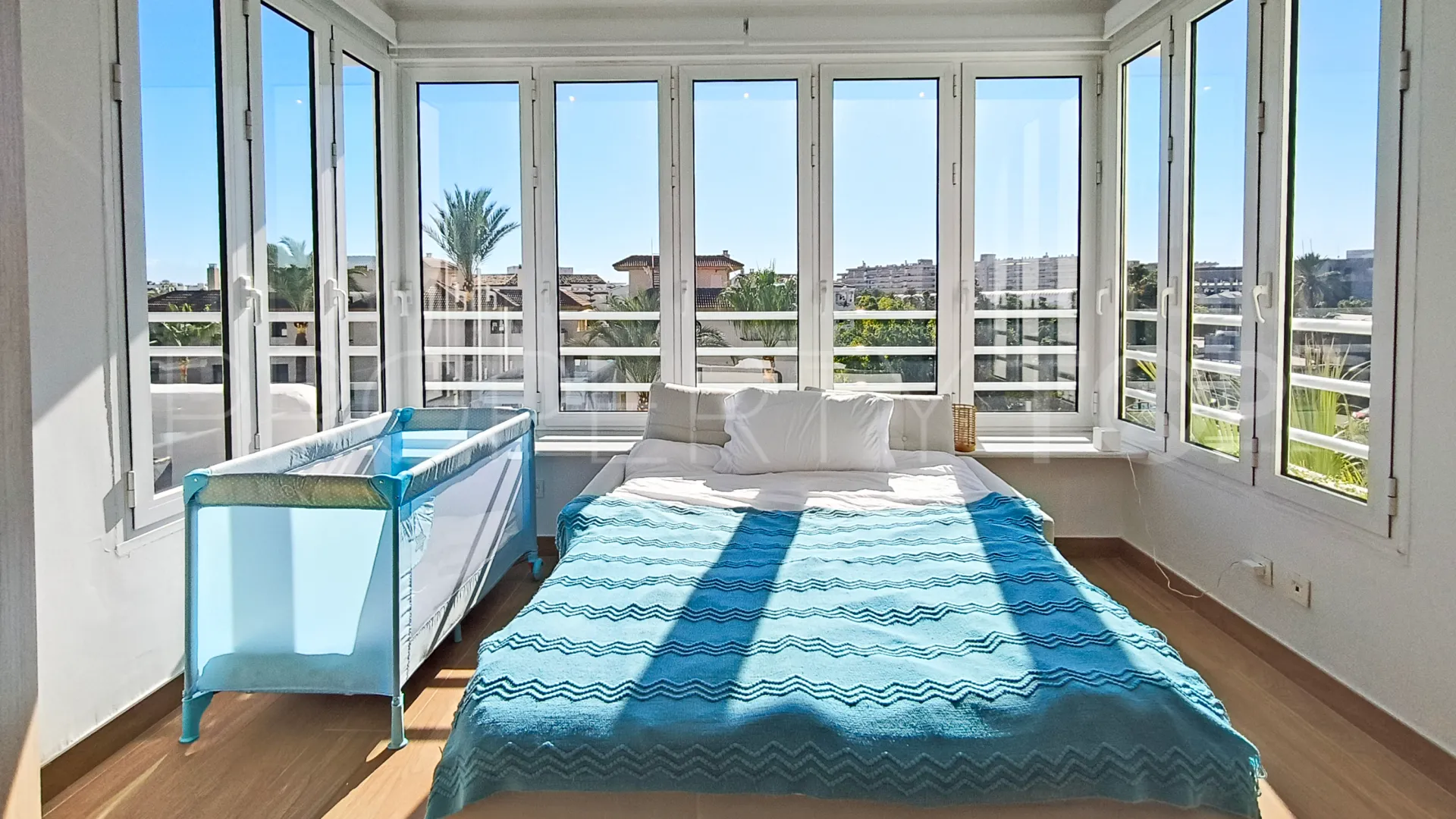 Duplex de 4 dormitorios en venta en Alcazaba