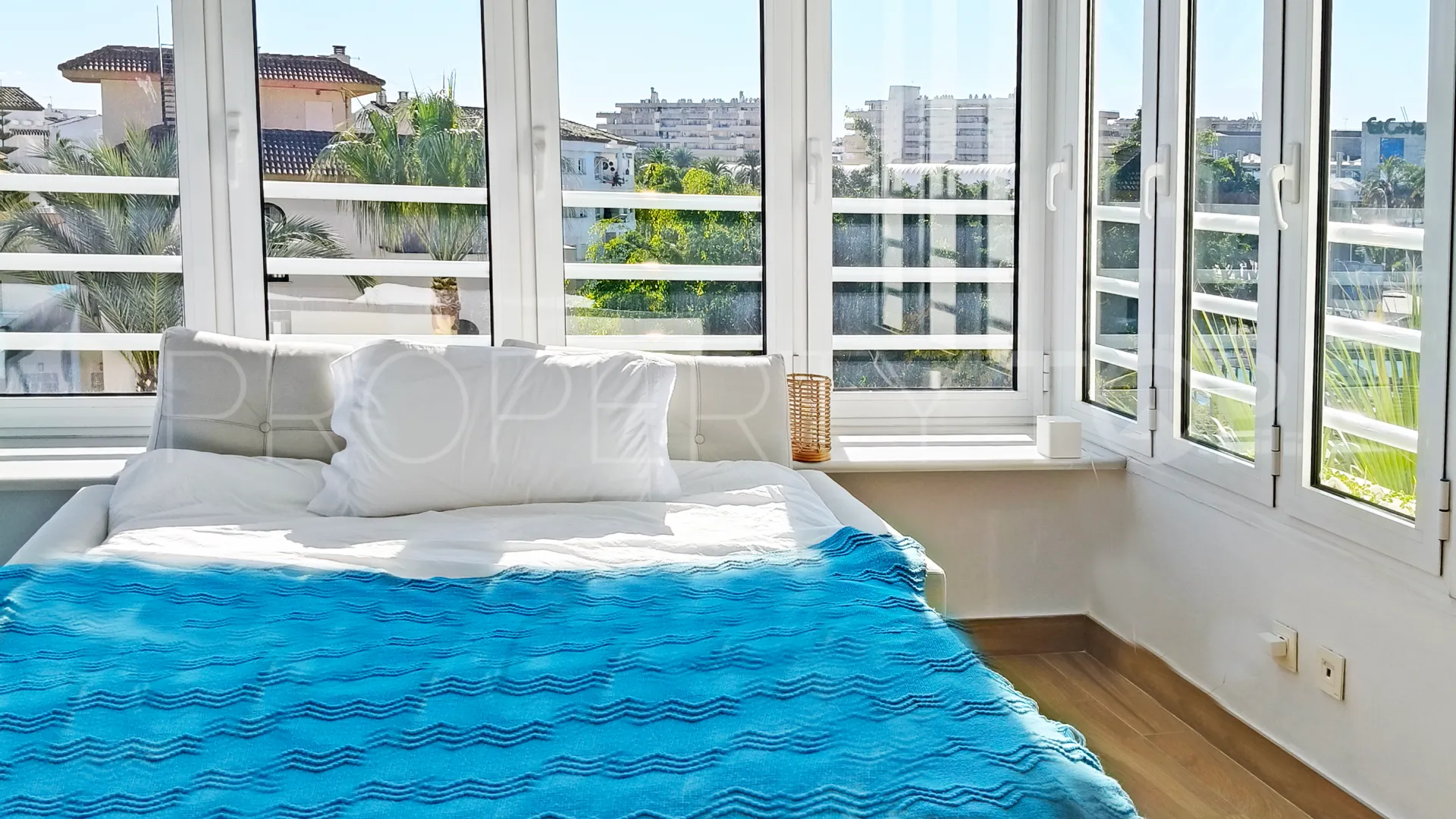 Duplex de 4 dormitorios en venta en Alcazaba