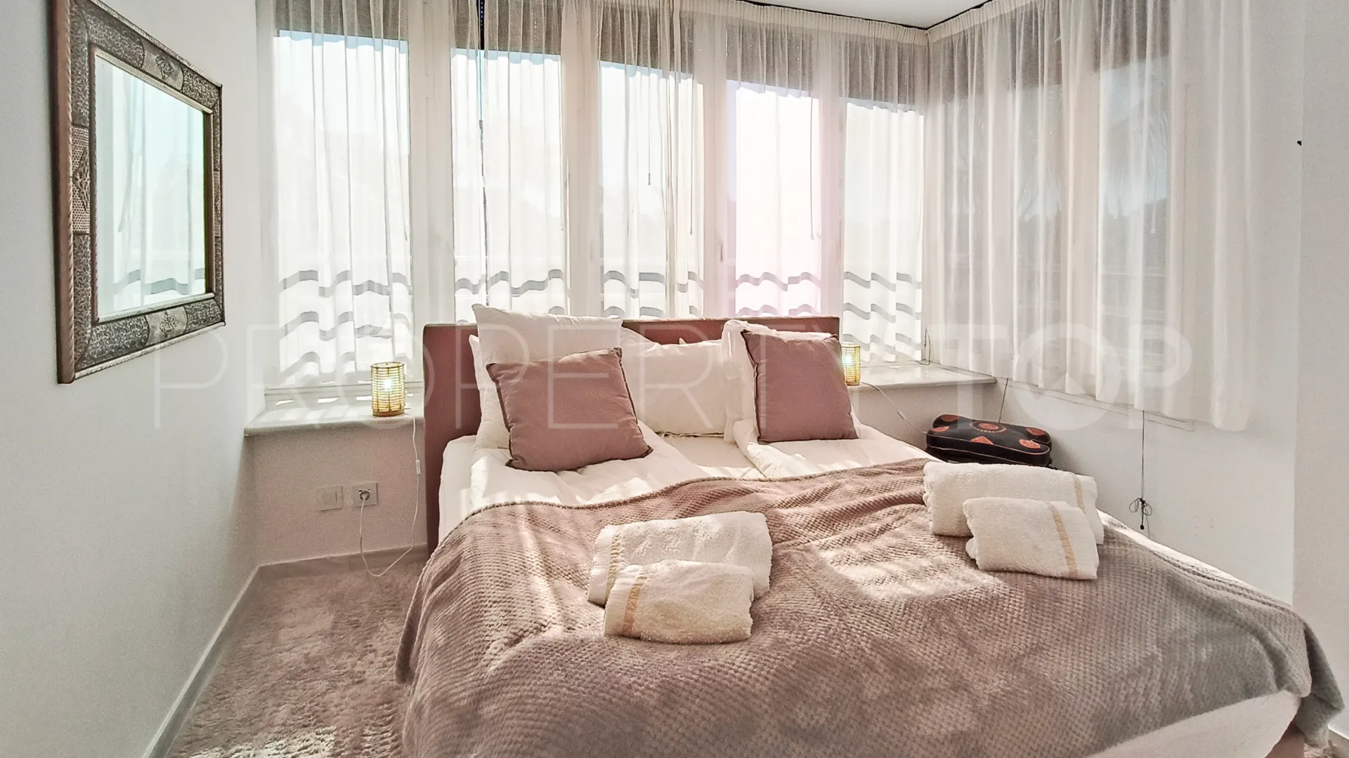 Duplex de 4 dormitorios en venta en Alcazaba