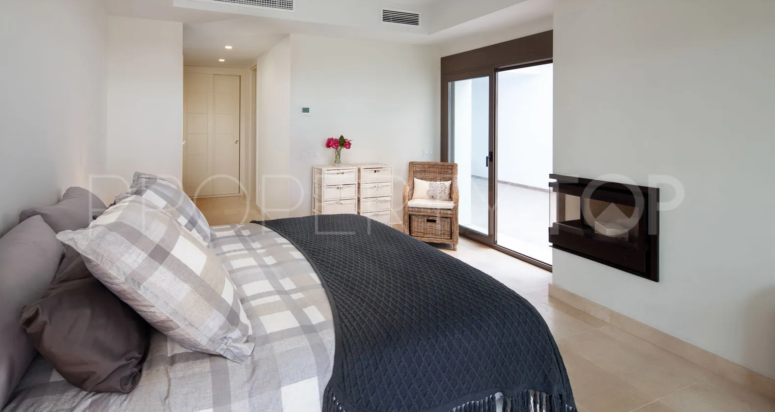 Duplex en venta en Finca Cortesin