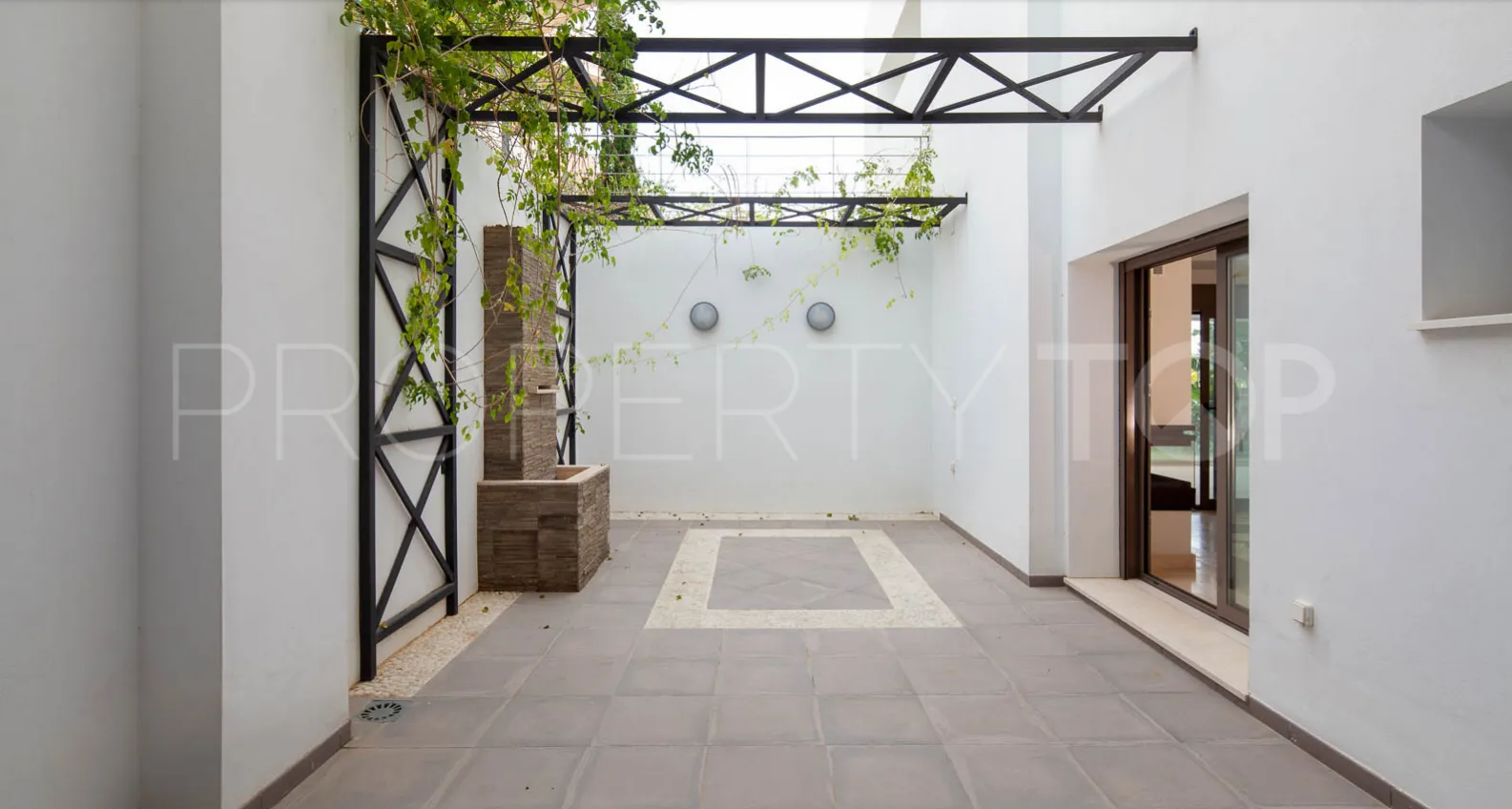 Duplex en venta en Finca Cortesin