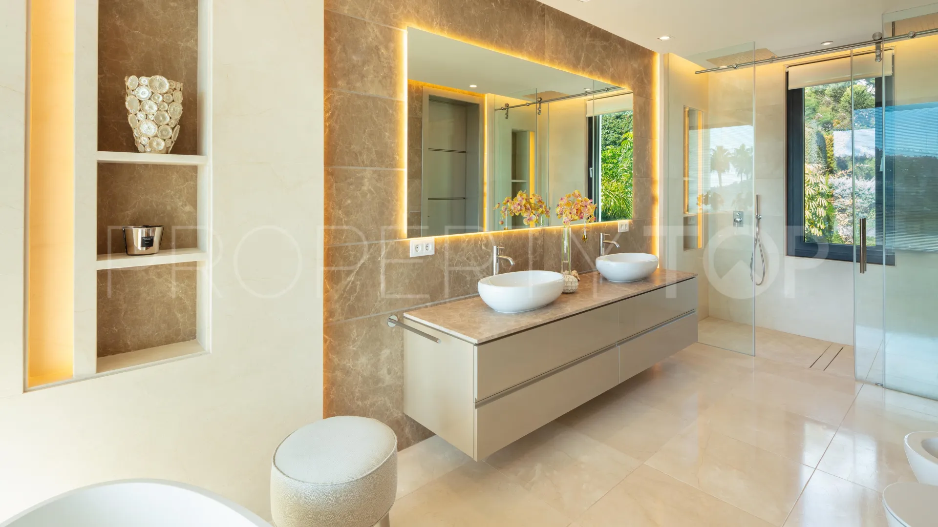 Villa for sale in La Cerquilla with 6 bedrooms