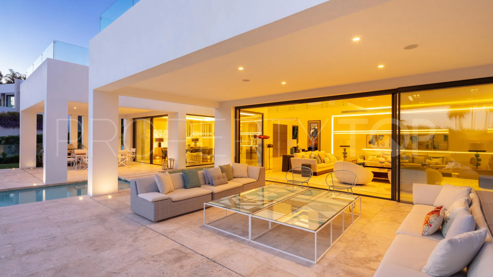 Villa for sale in La Cerquilla with 6 bedrooms