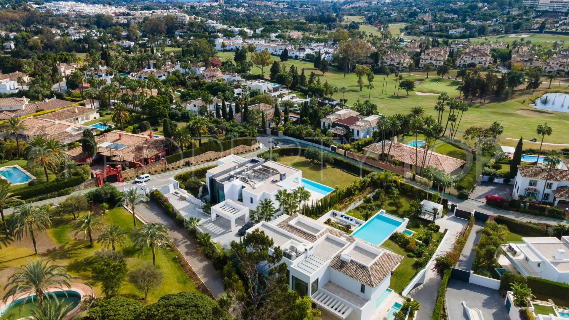 Villa for sale in La Cerquilla with 6 bedrooms