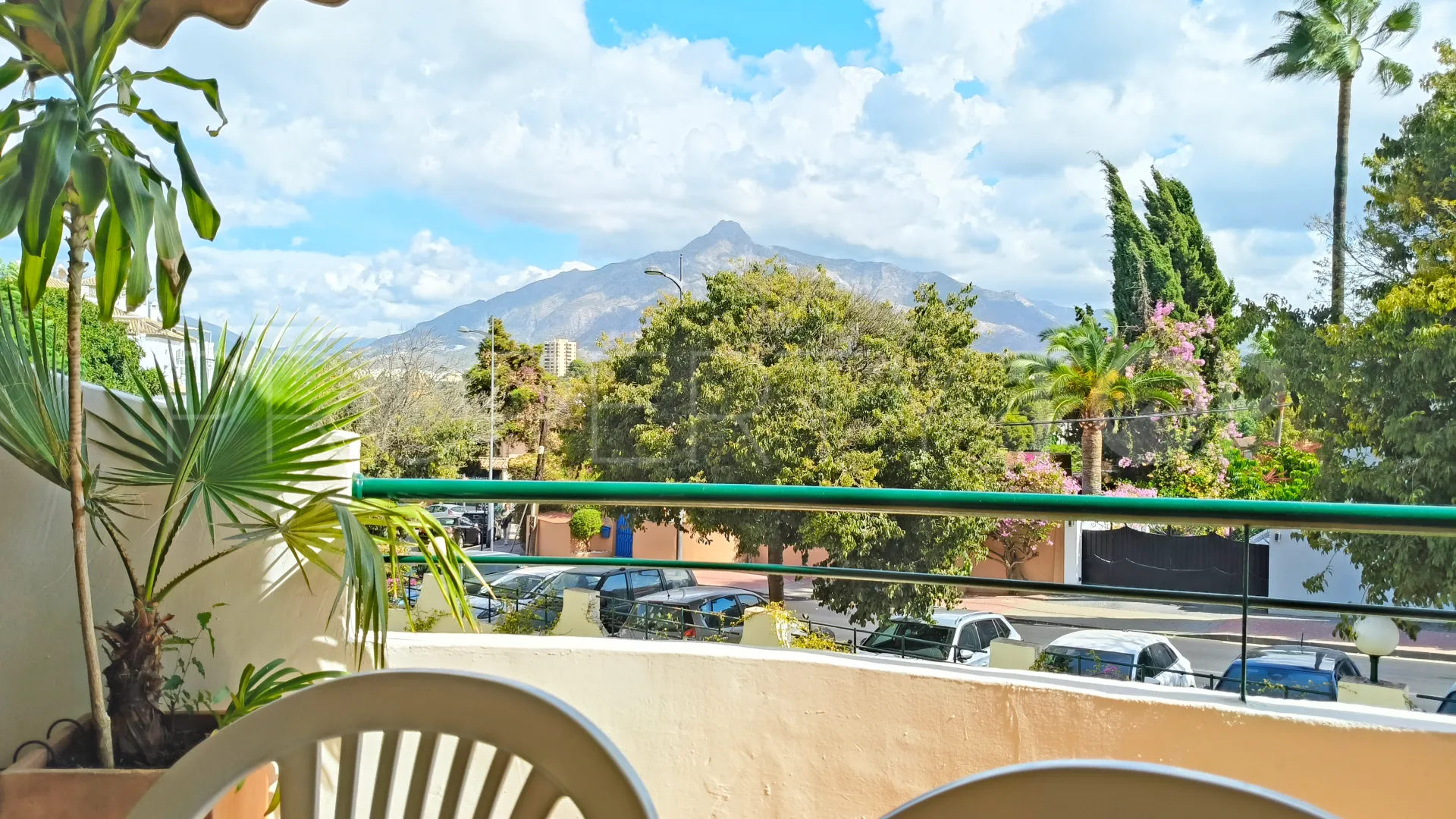For sale duplex in Nueva Andalucia