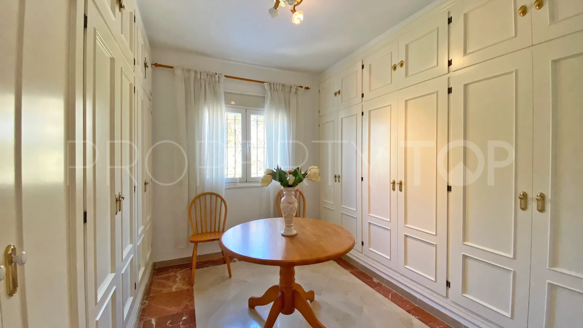 For sale 5 bedrooms villa in San Pedro de Alcantara