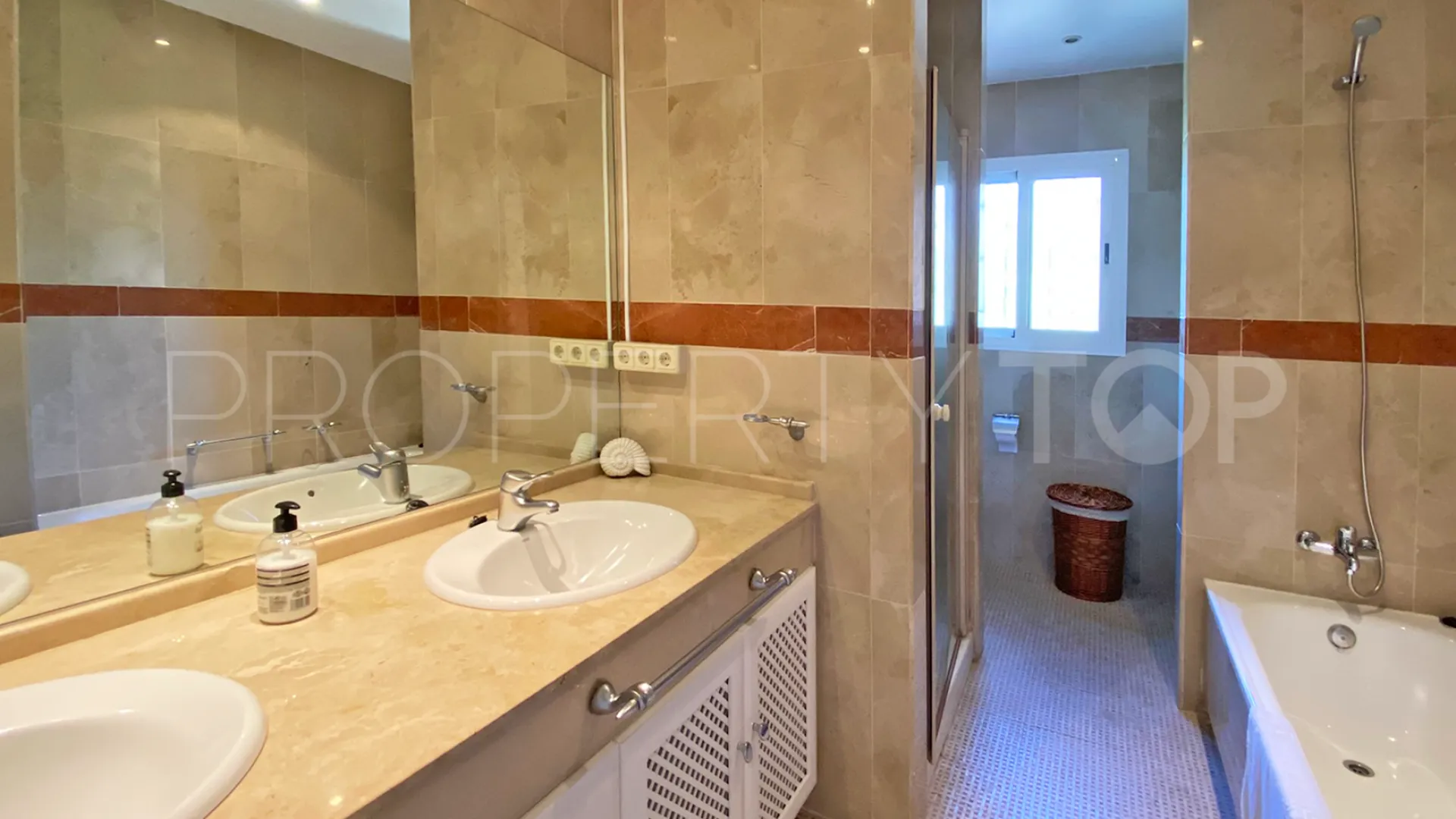 For sale 5 bedrooms villa in San Pedro de Alcantara