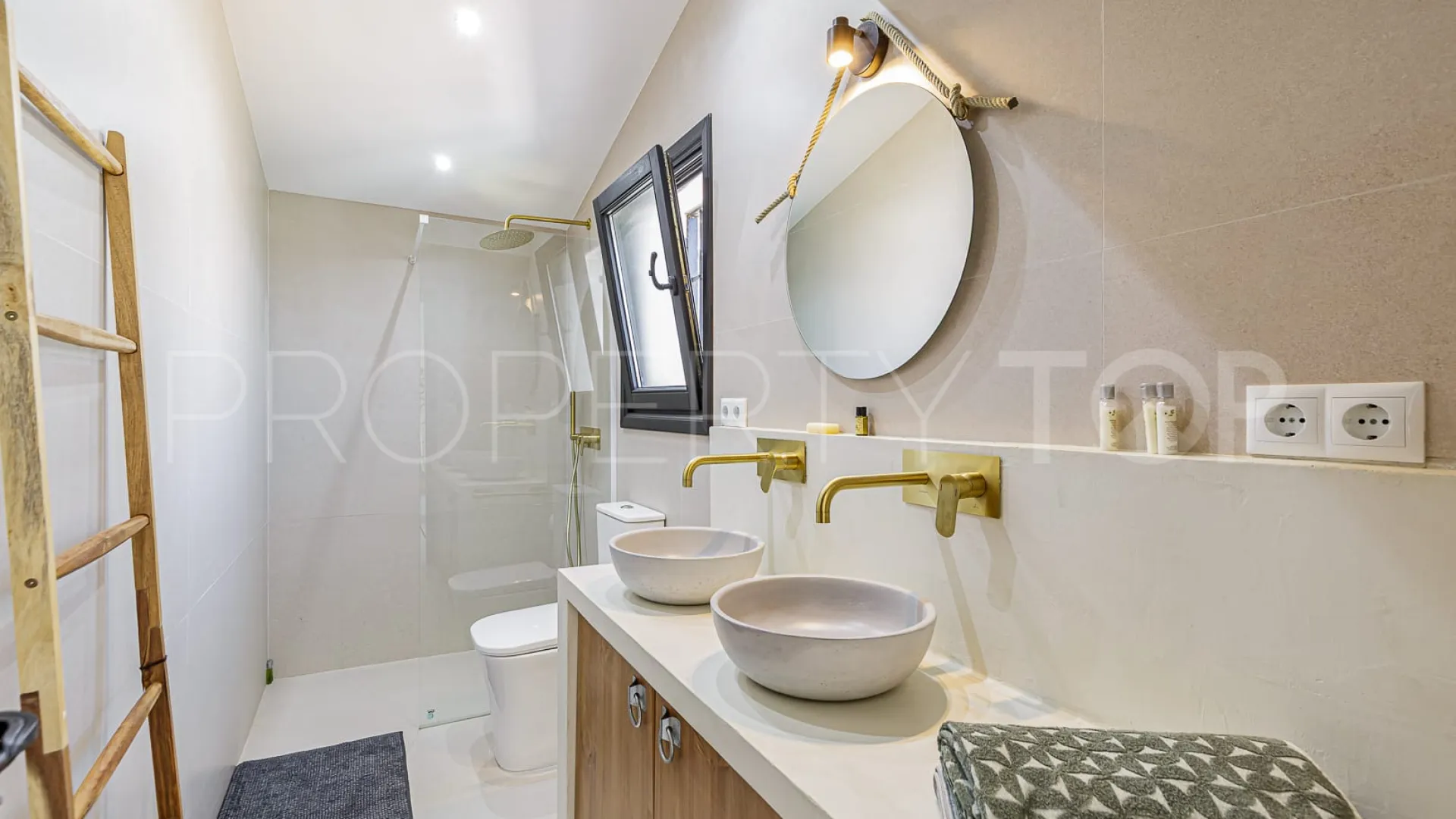 Villa with 6 bedrooms for sale in Bahia Dorada