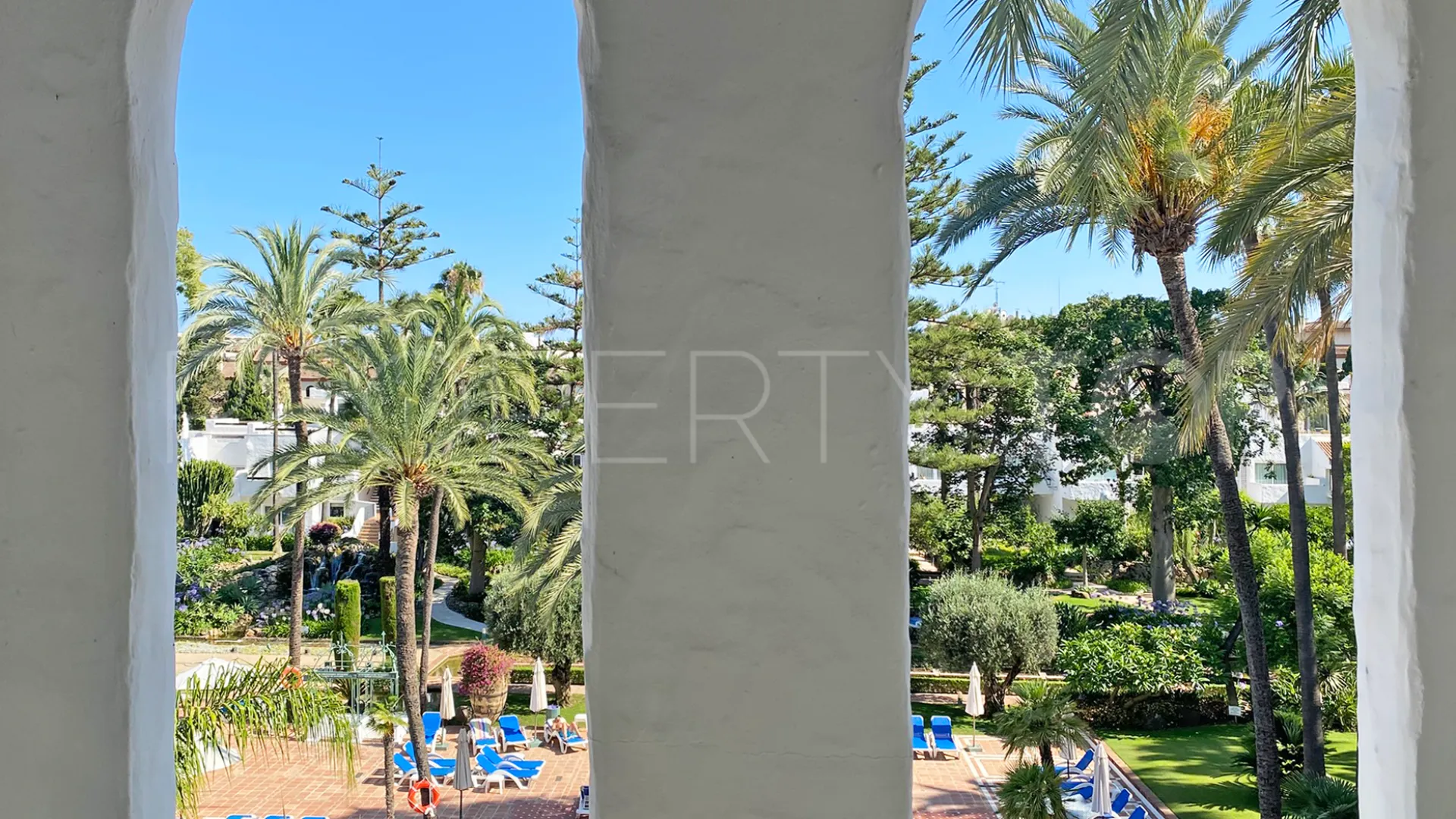 Duplex penthouse in Alcazaba for sale