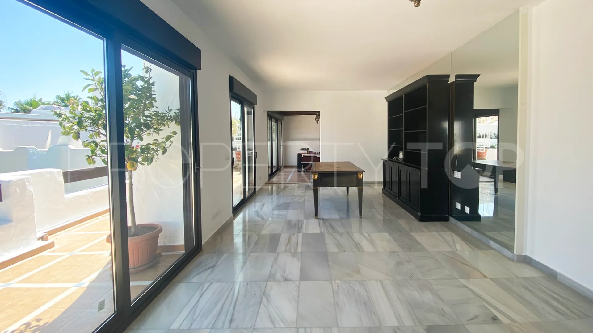 Duplex penthouse in Alcazaba for sale