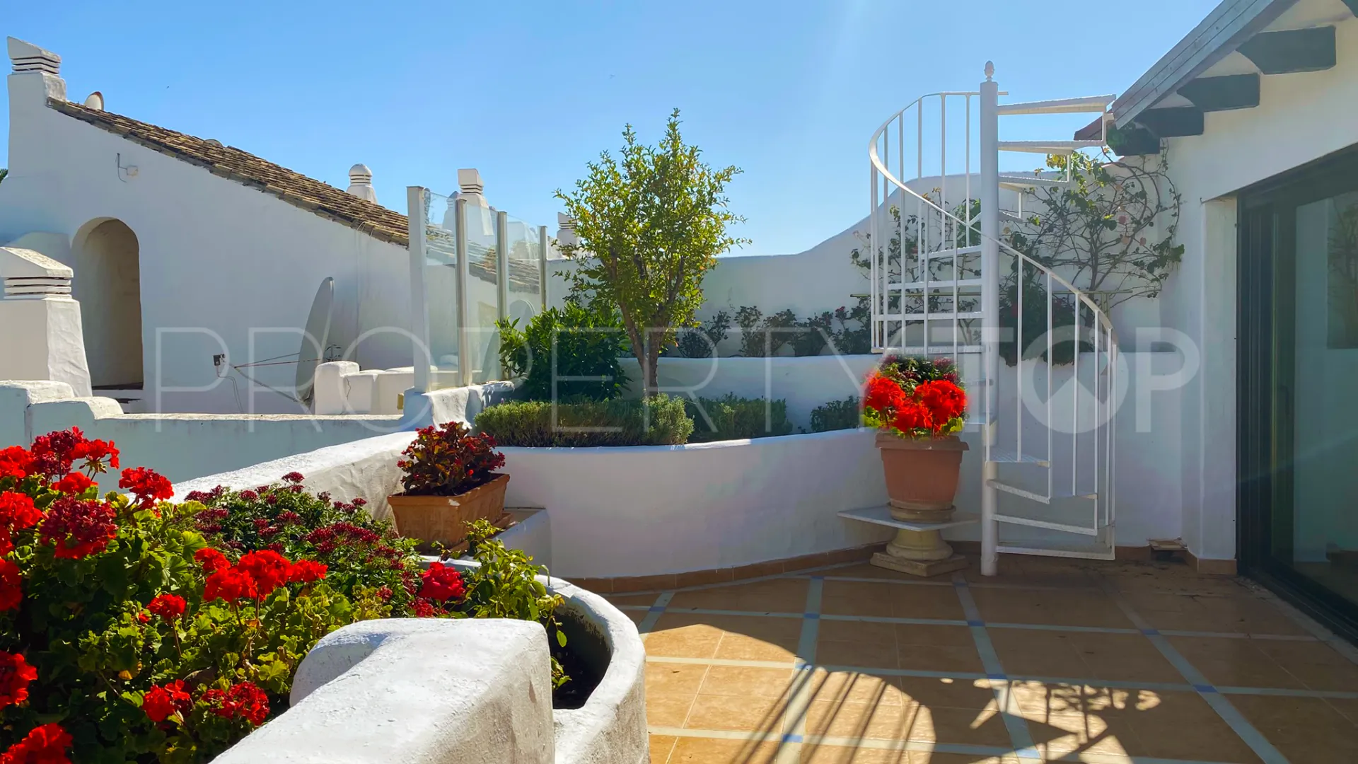 Duplex penthouse in Alcazaba for sale