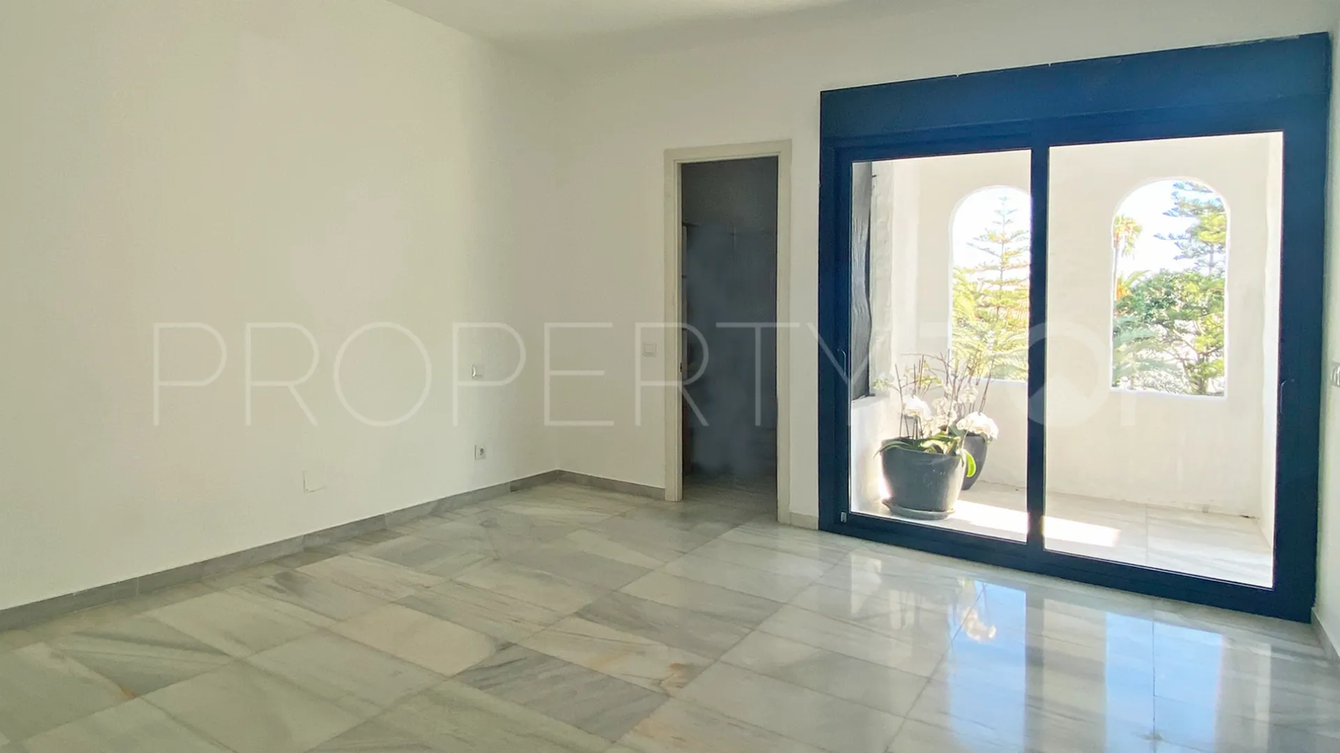 Duplex penthouse in Alcazaba for sale