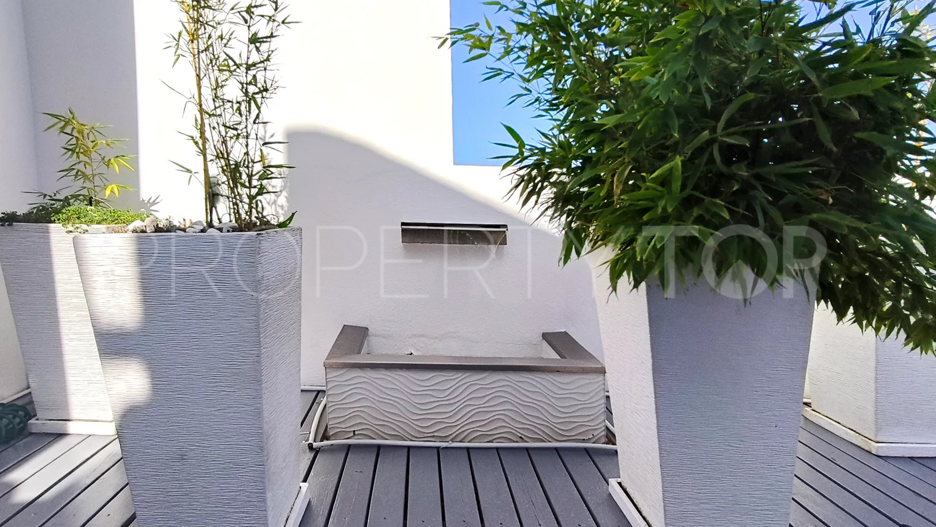 For sale penthouse in Calahonda Playa