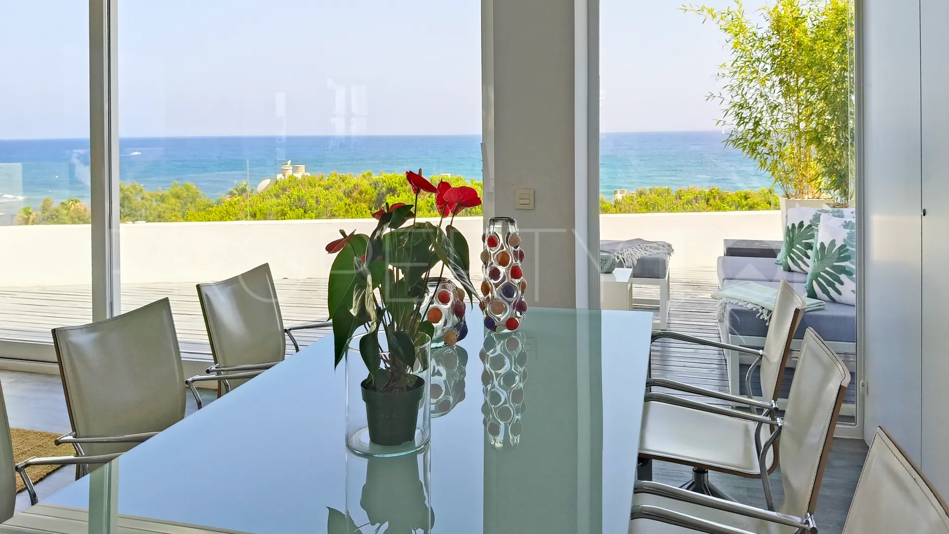 For sale penthouse in Calahonda Playa