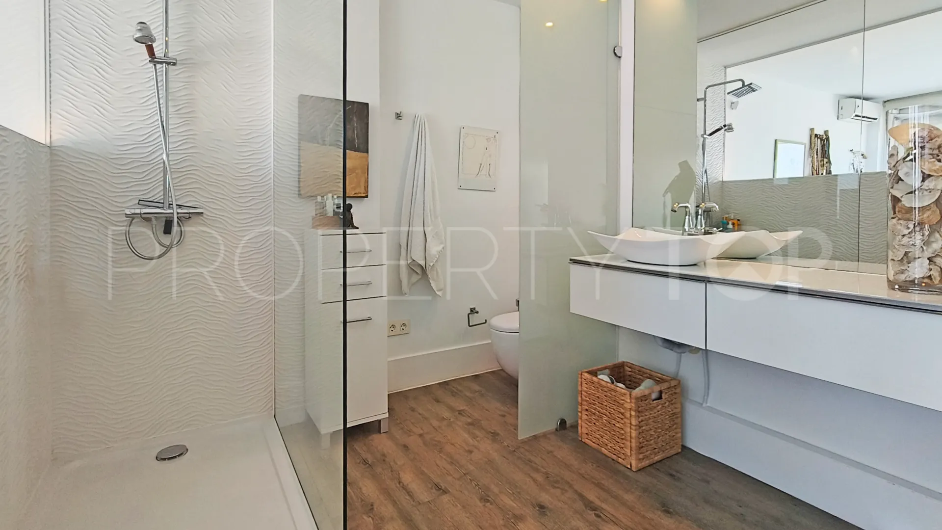 For sale penthouse in Calahonda Playa