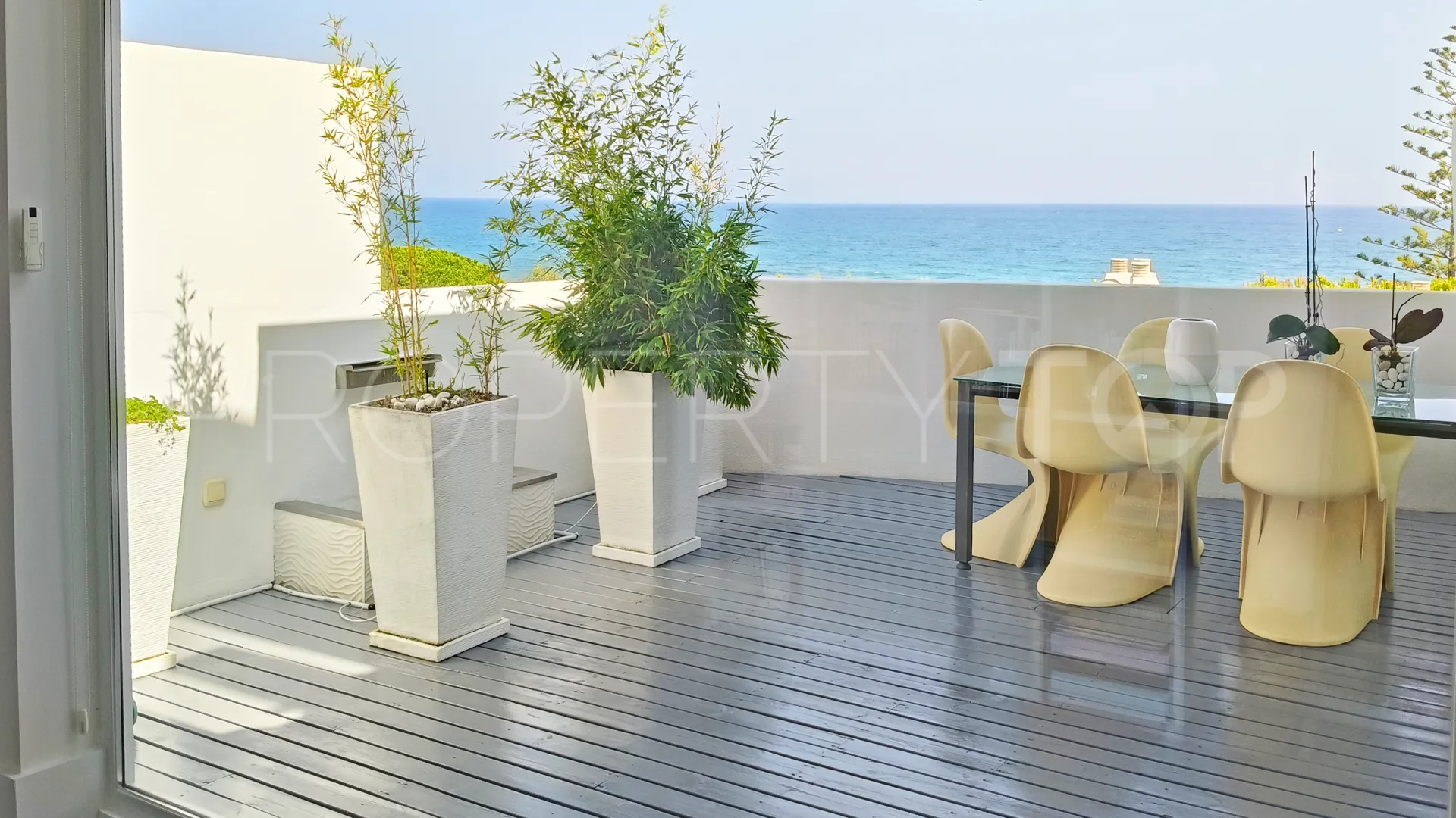 For sale penthouse in Calahonda Playa