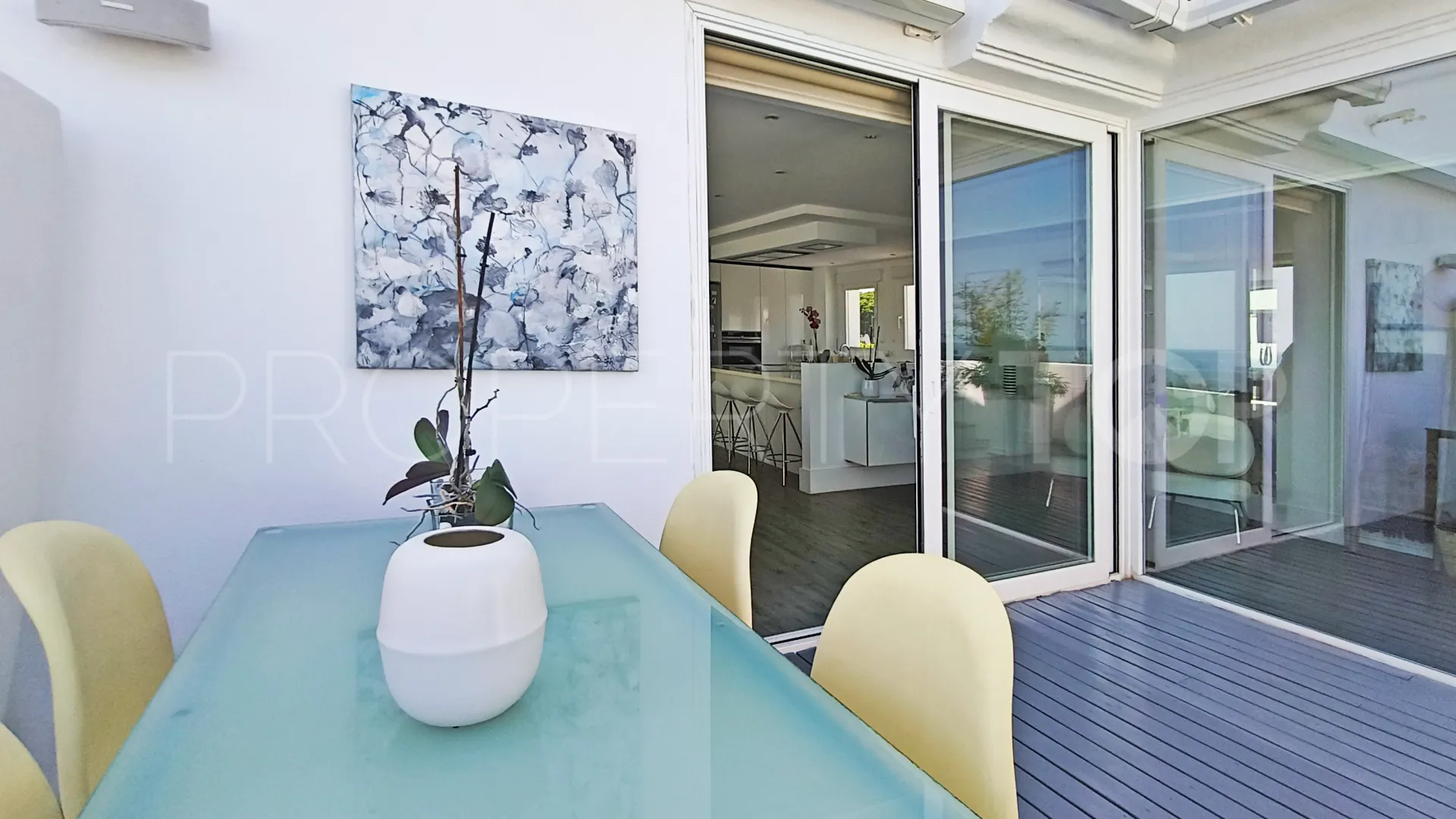 For sale penthouse in Calahonda Playa