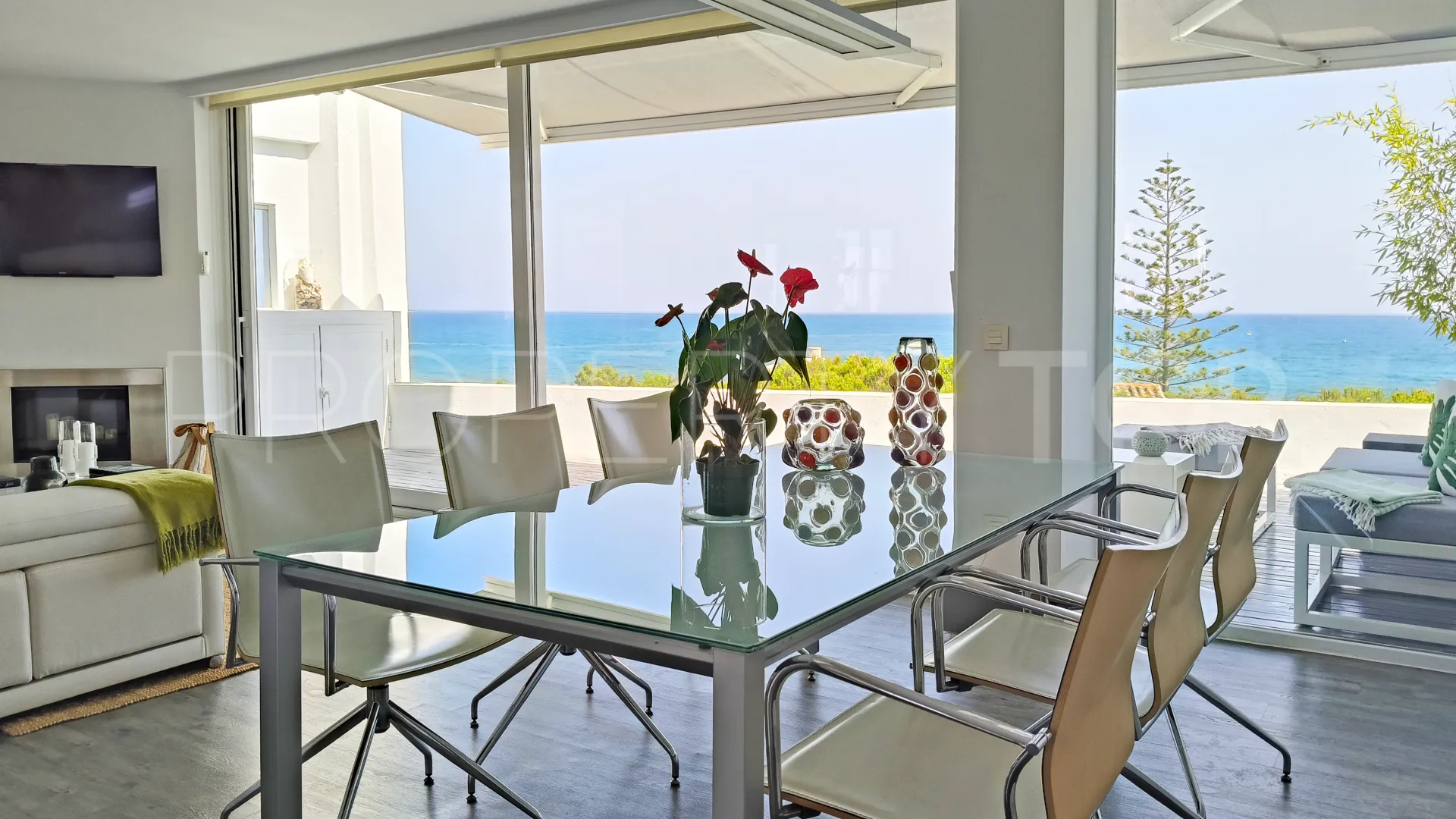For sale penthouse in Calahonda Playa