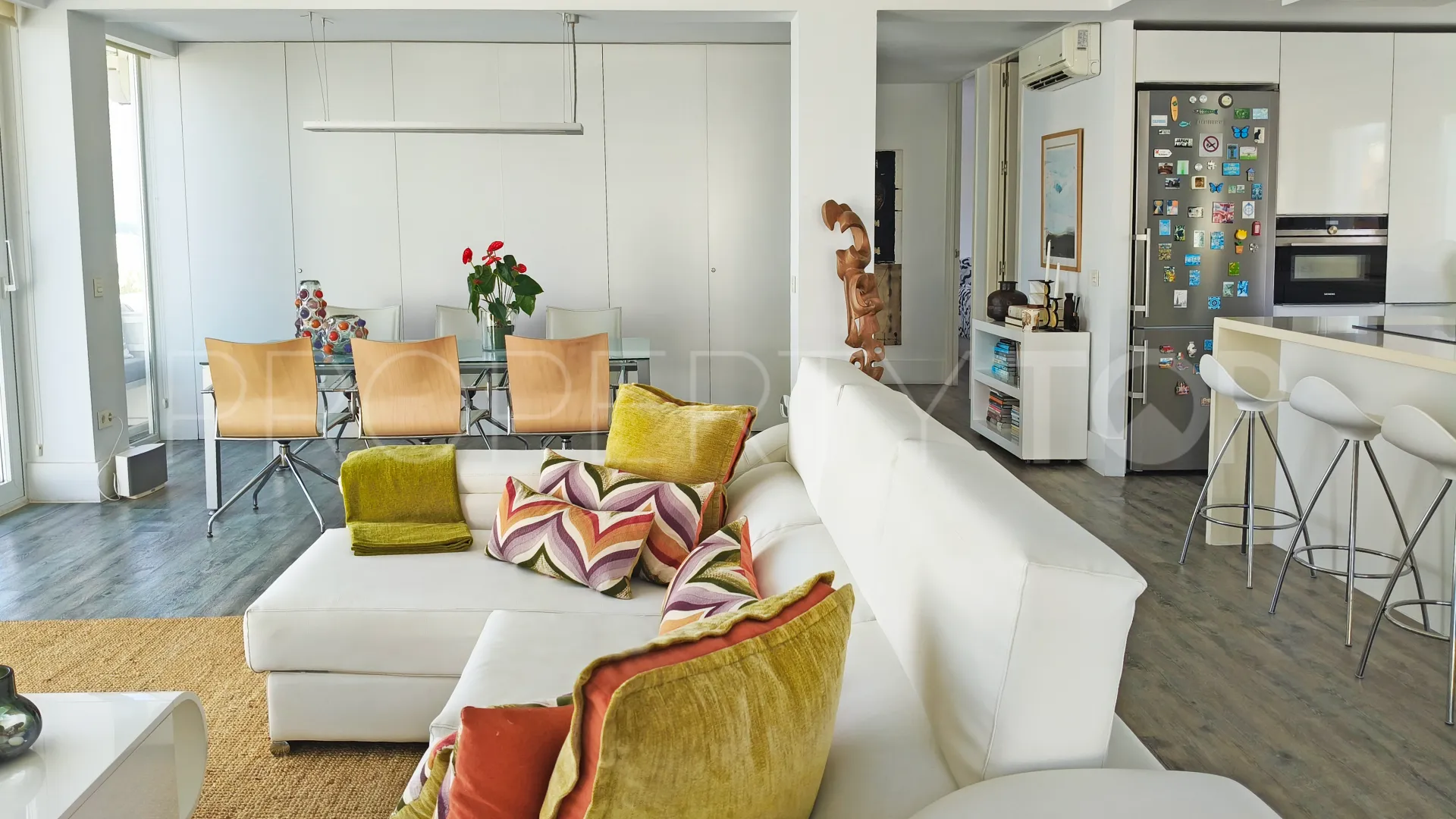 For sale penthouse in Calahonda Playa