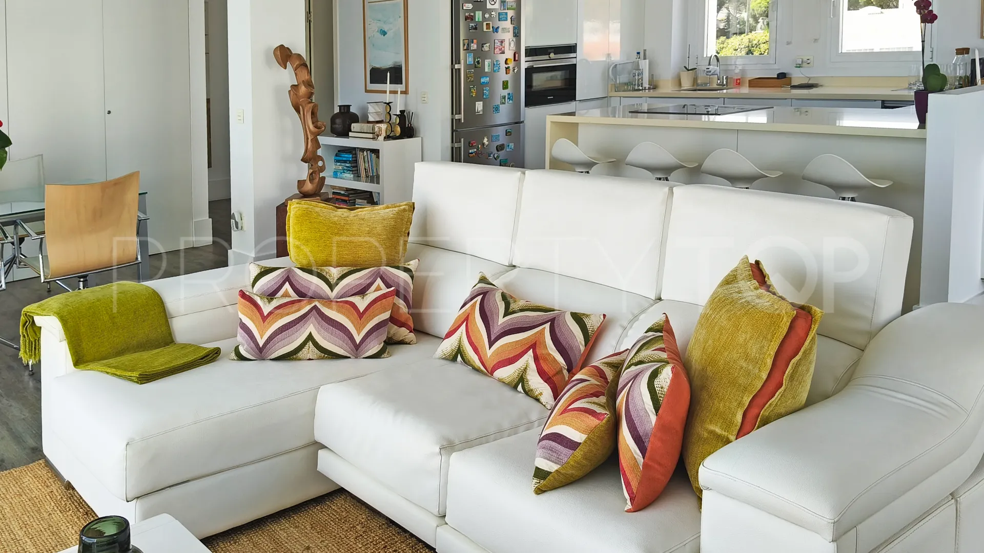For sale penthouse in Calahonda Playa