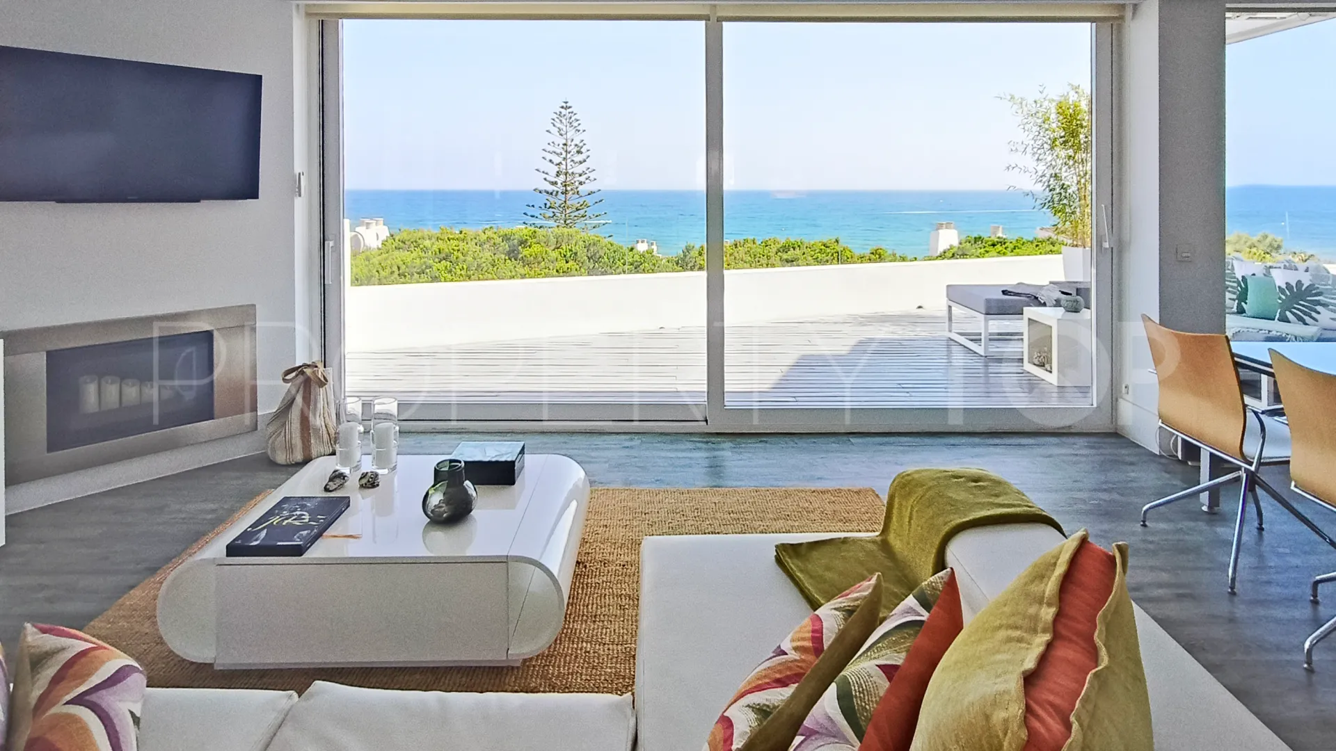 For sale penthouse in Calahonda Playa