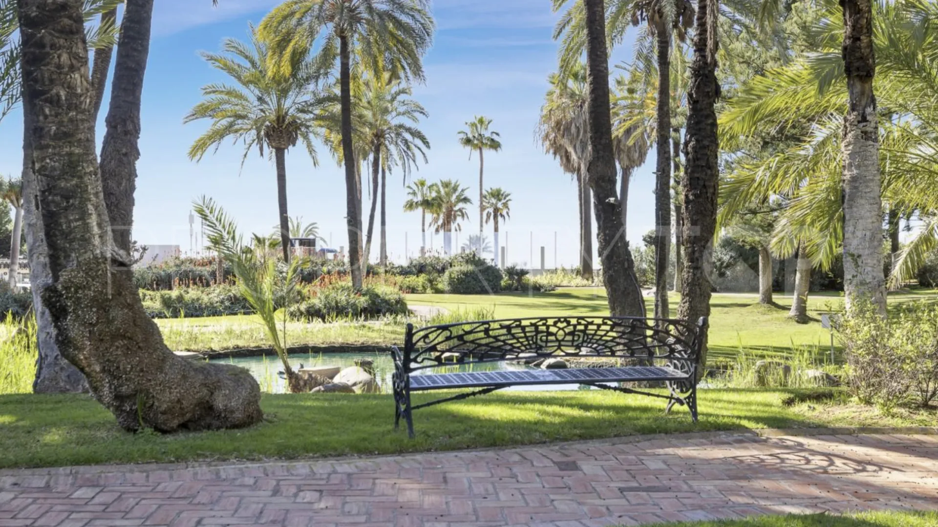 Apartment with 3 bedrooms for sale in Playas del Duque