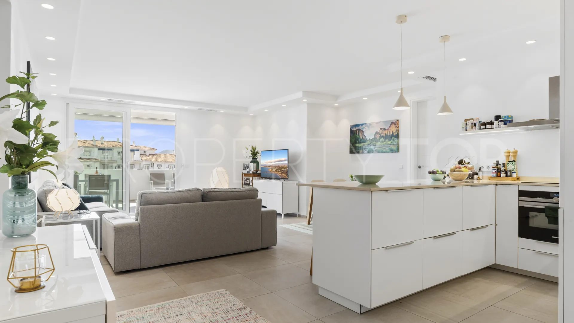 Apartment with 3 bedrooms for sale in Playas del Duque