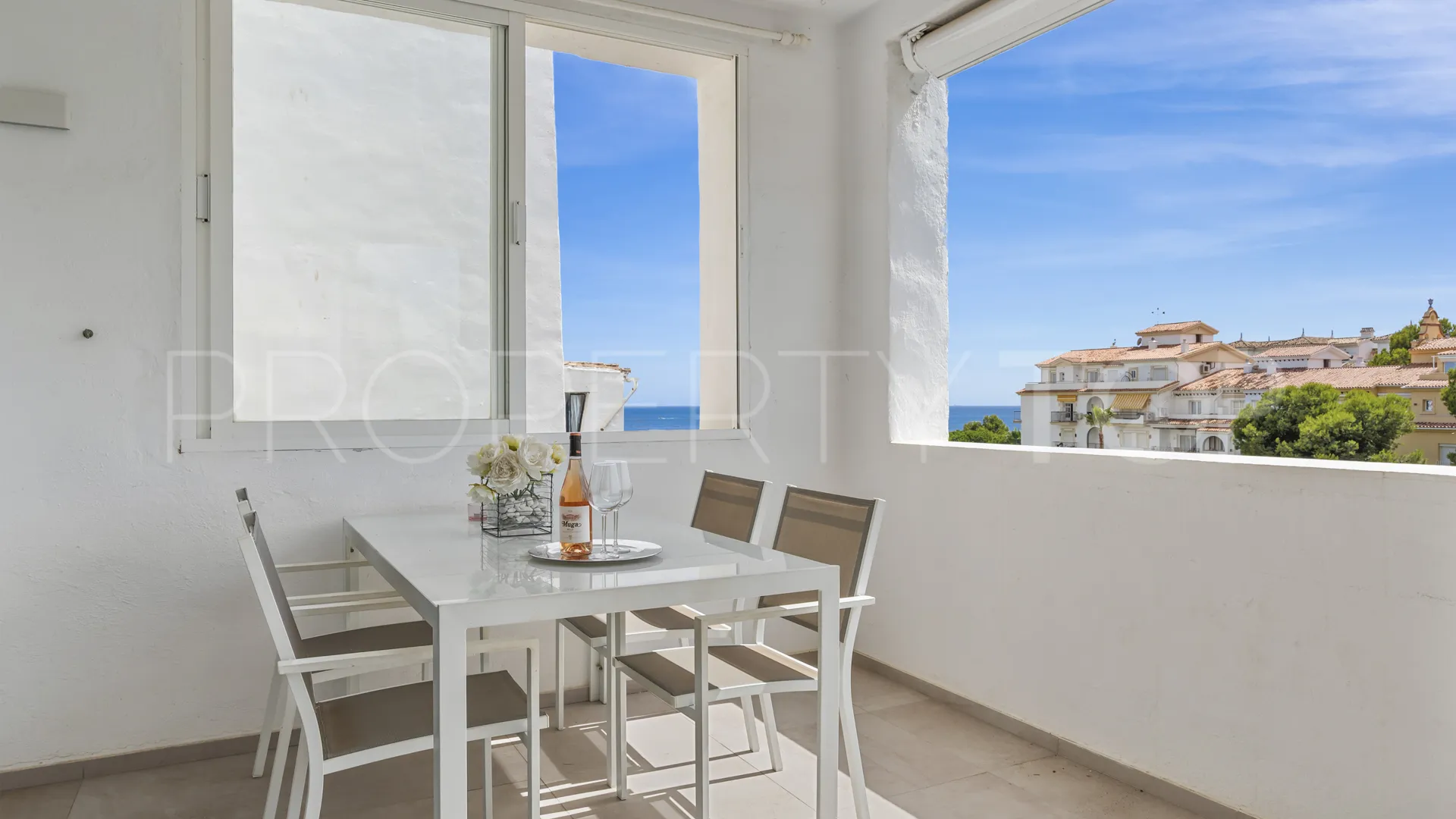 Apartment with 3 bedrooms for sale in Playas del Duque