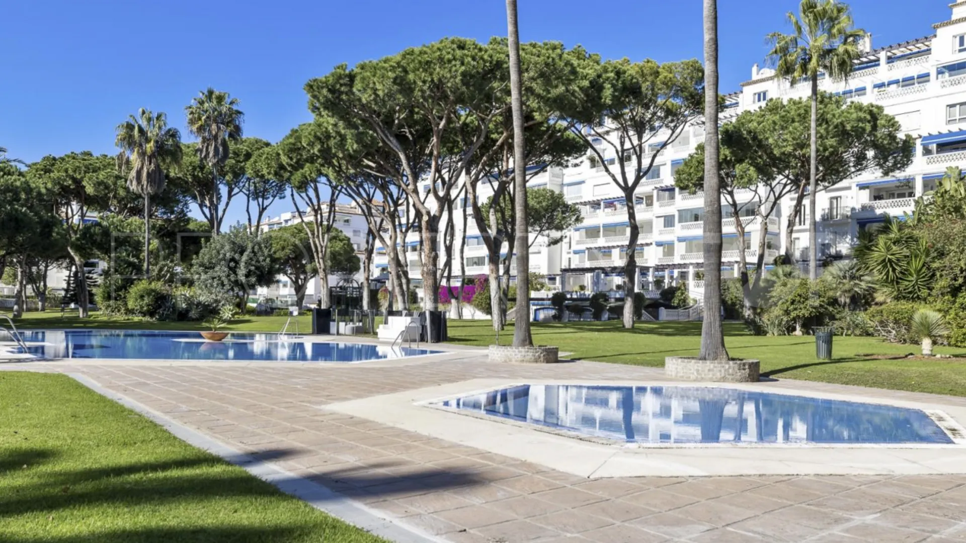 Apartment with 3 bedrooms for sale in Playas del Duque