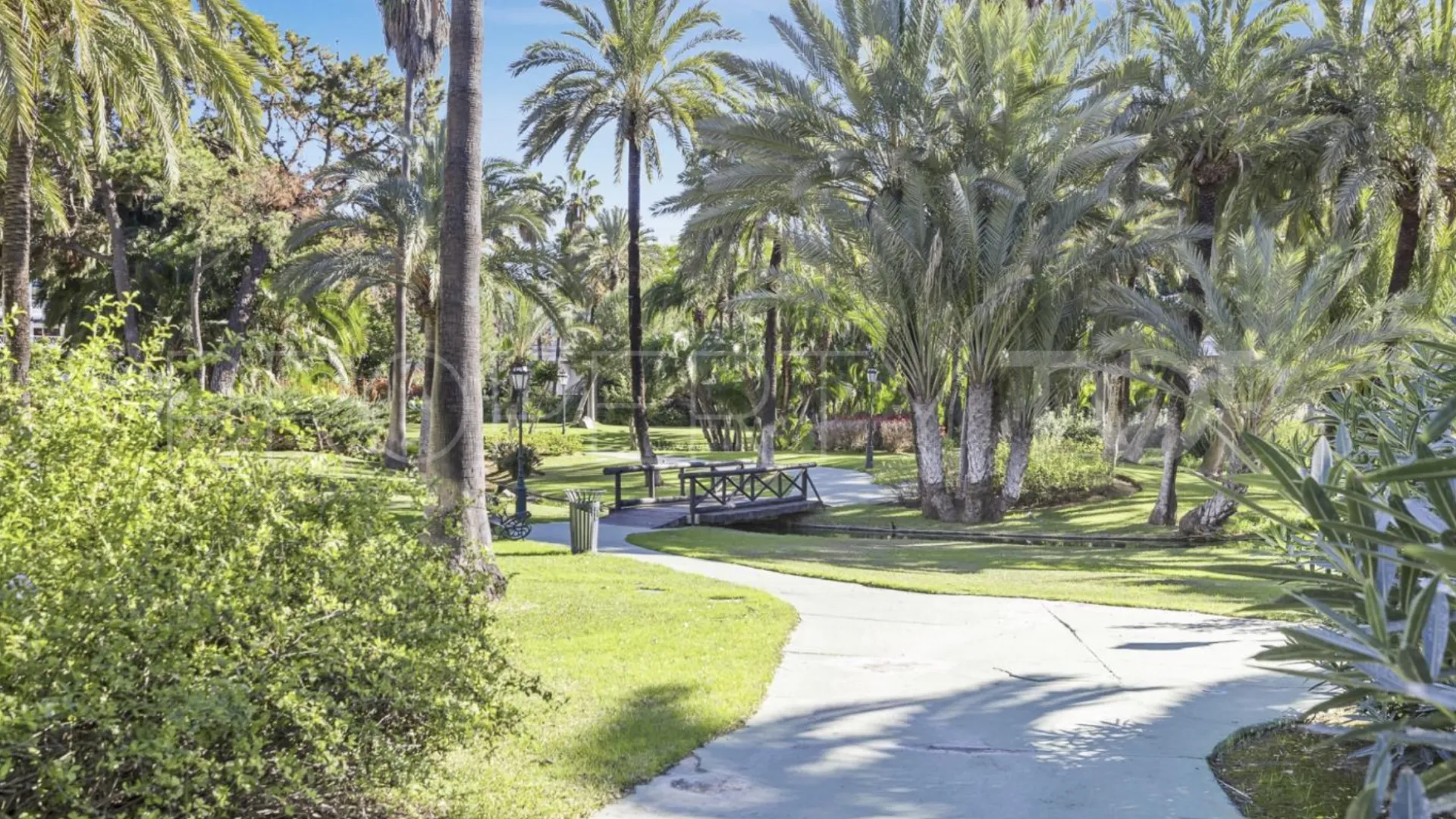 Apartment with 3 bedrooms for sale in Playas del Duque