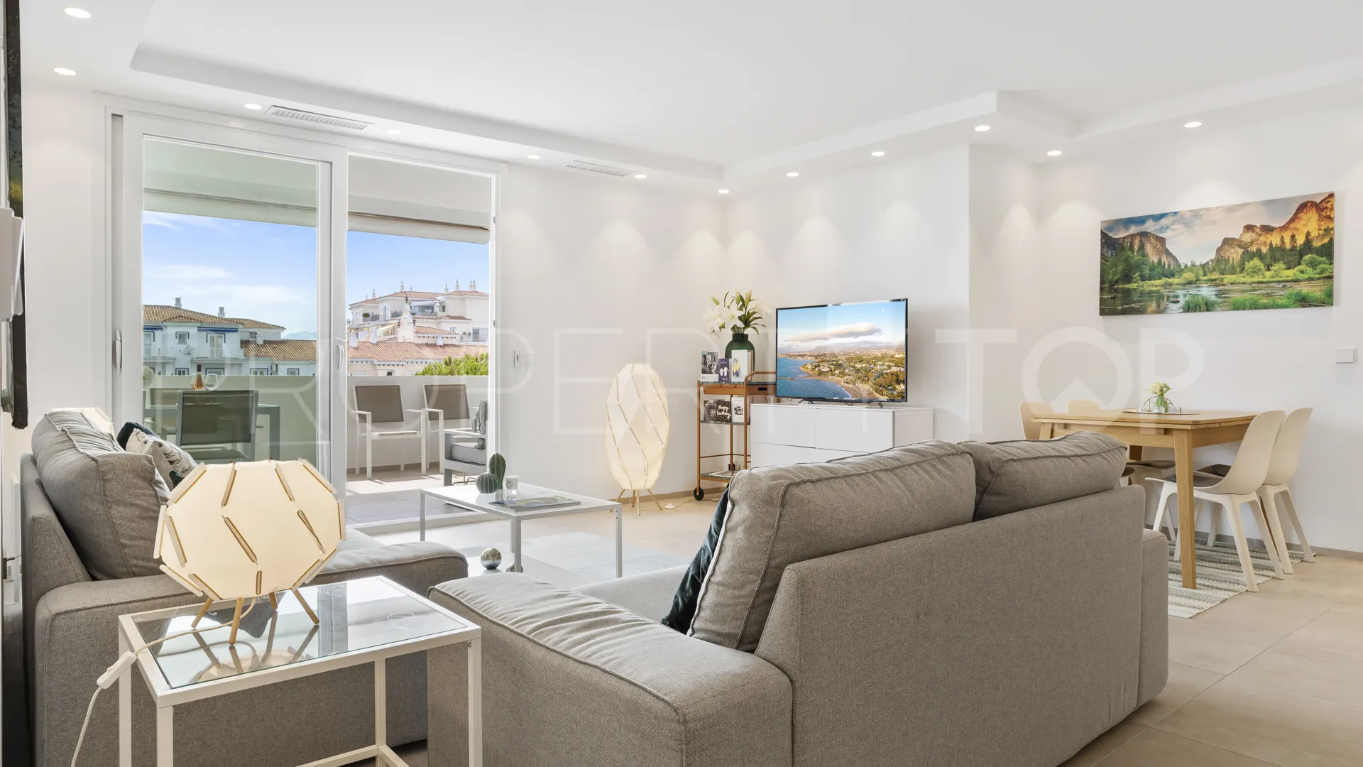 Apartment with 3 bedrooms for sale in Playas del Duque