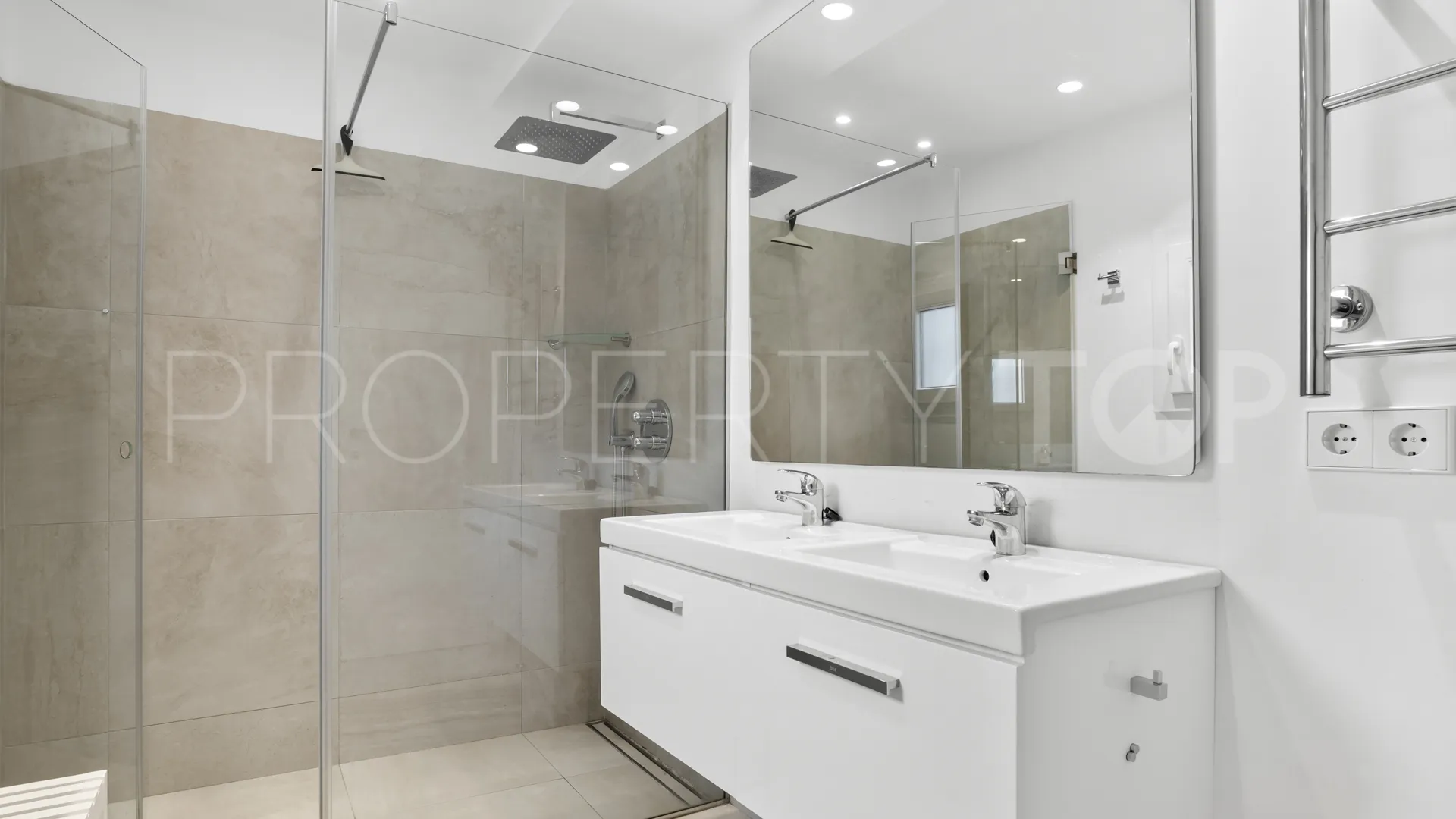 Apartment with 3 bedrooms for sale in Playas del Duque