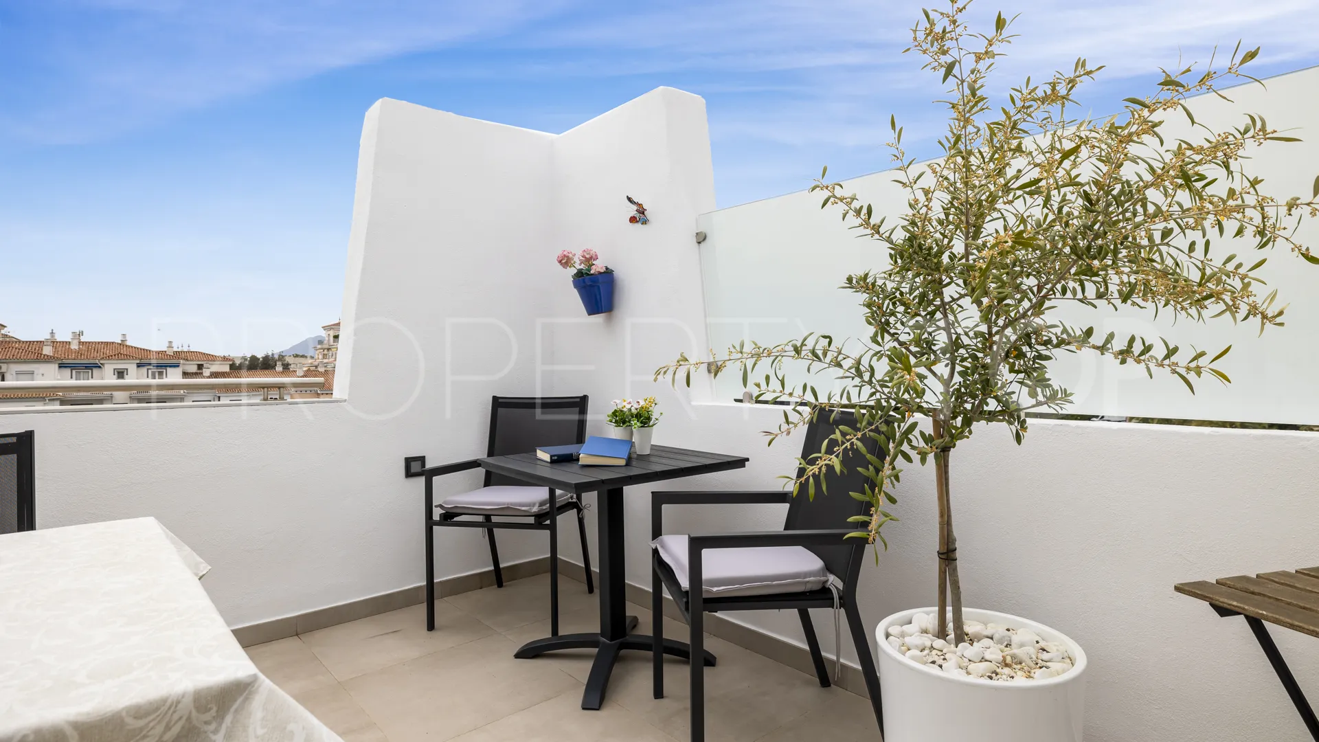 Penthouse in Playas del Duque for sale