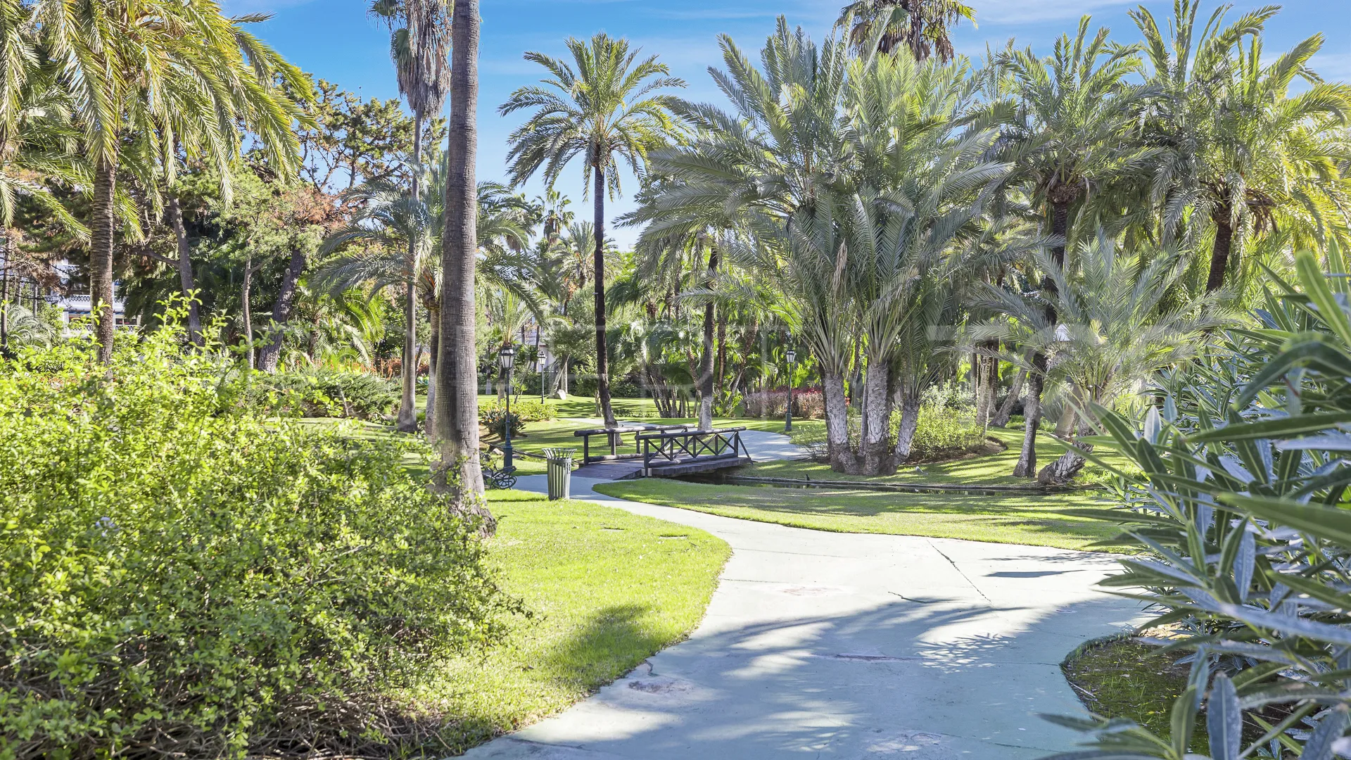 Penthouse in Playas del Duque for sale