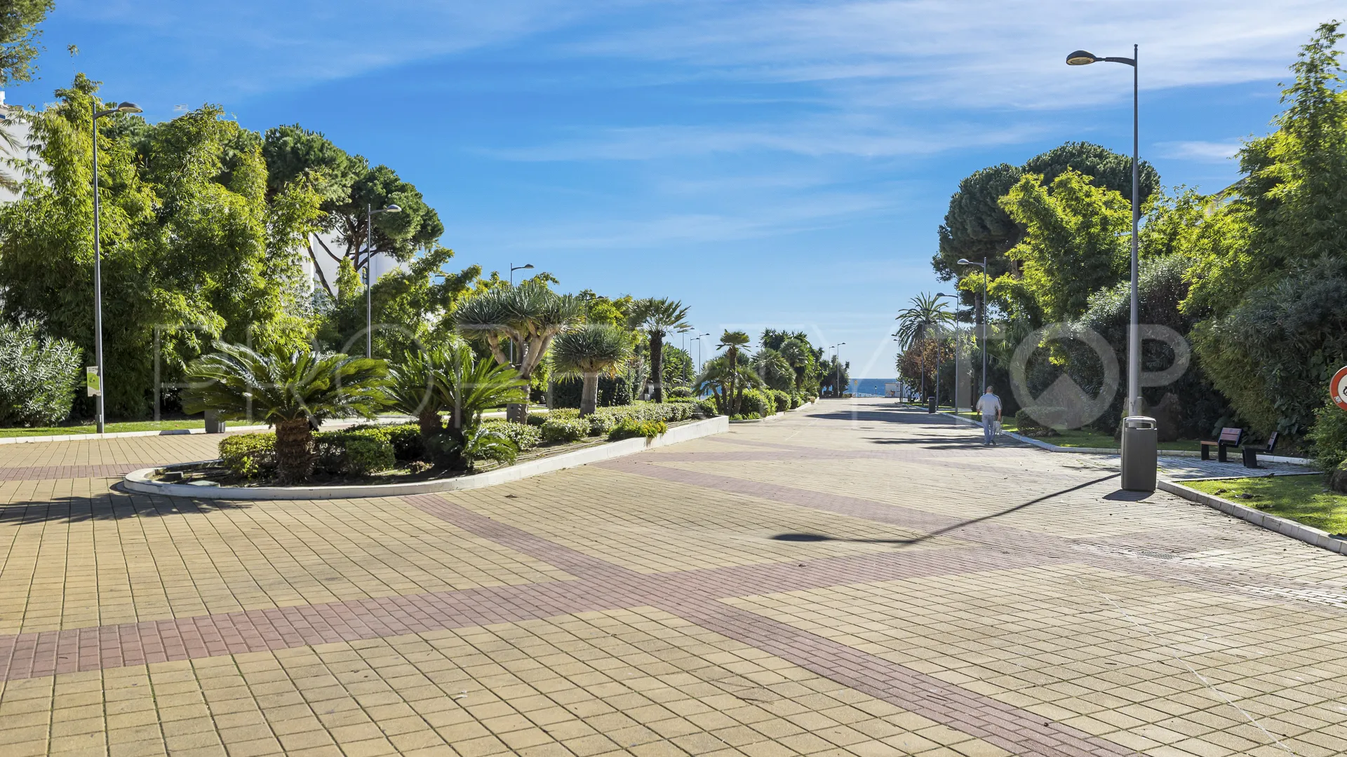 Penthouse in Playas del Duque for sale