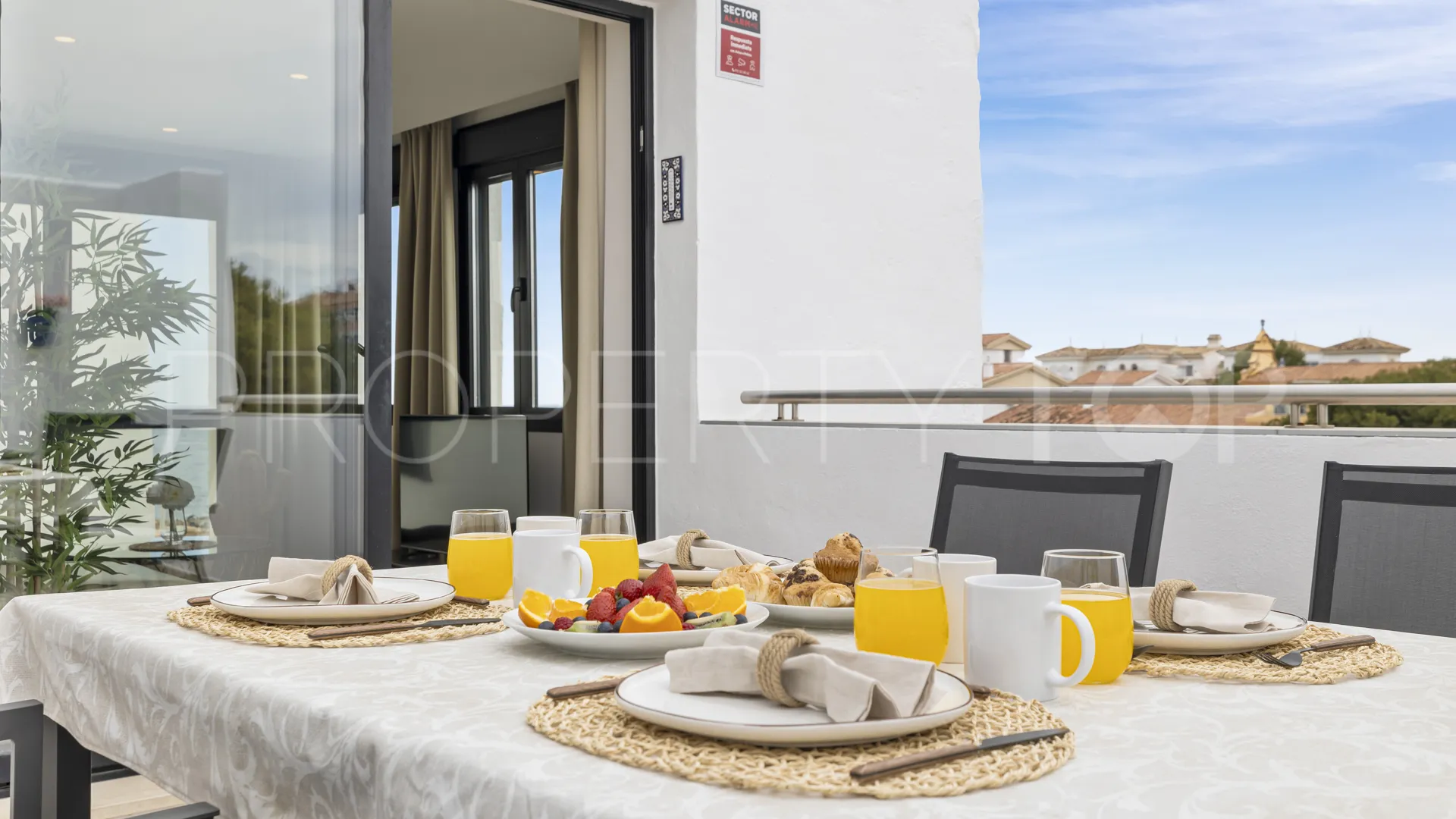 Penthouse in Playas del Duque for sale