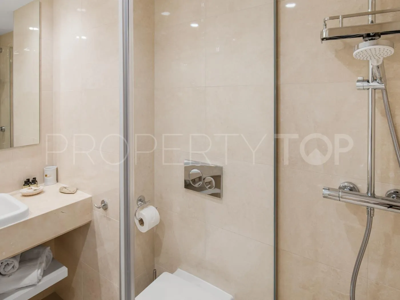 Penthouse in Playas del Duque for sale