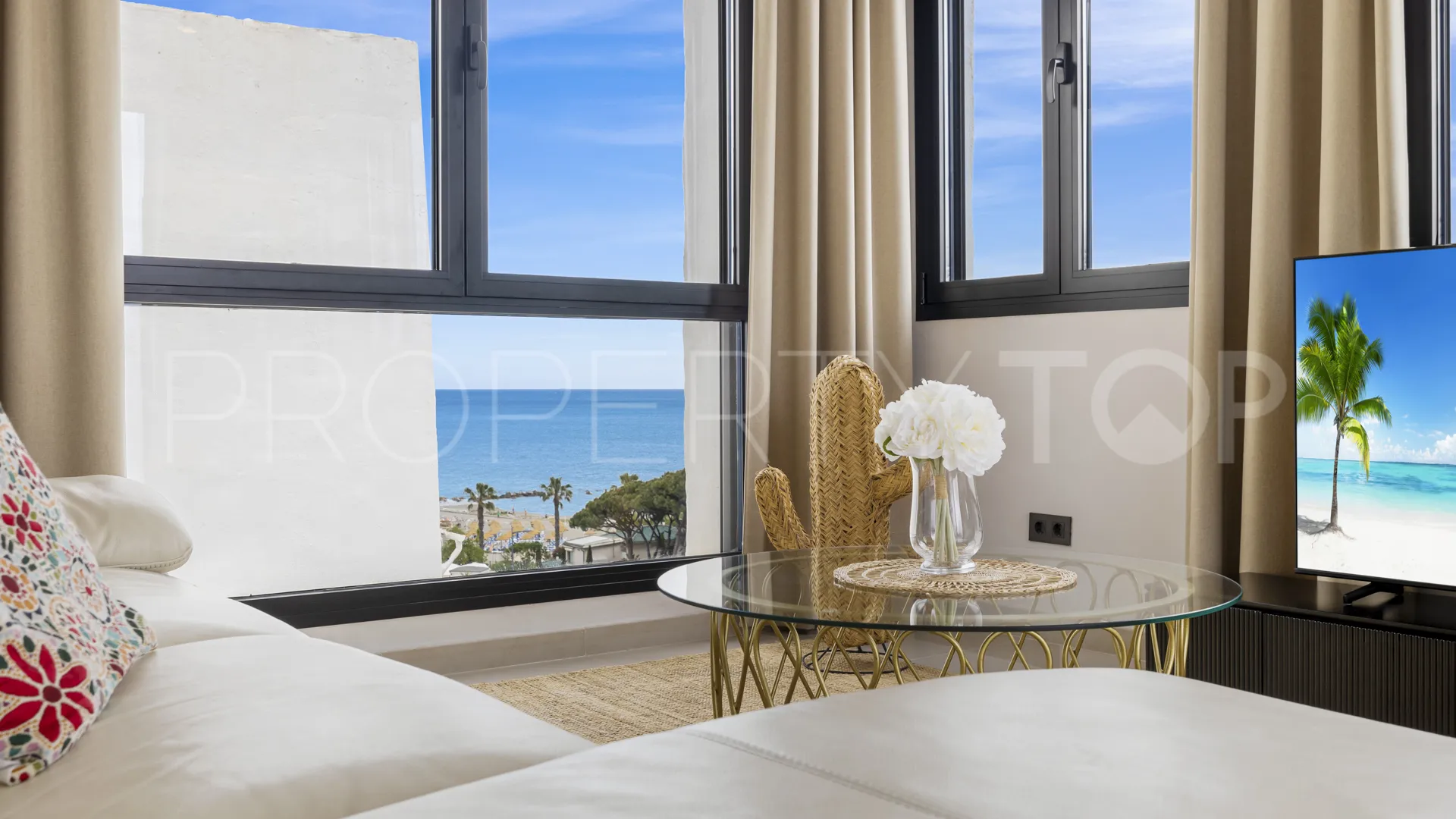 Penthouse in Playas del Duque for sale