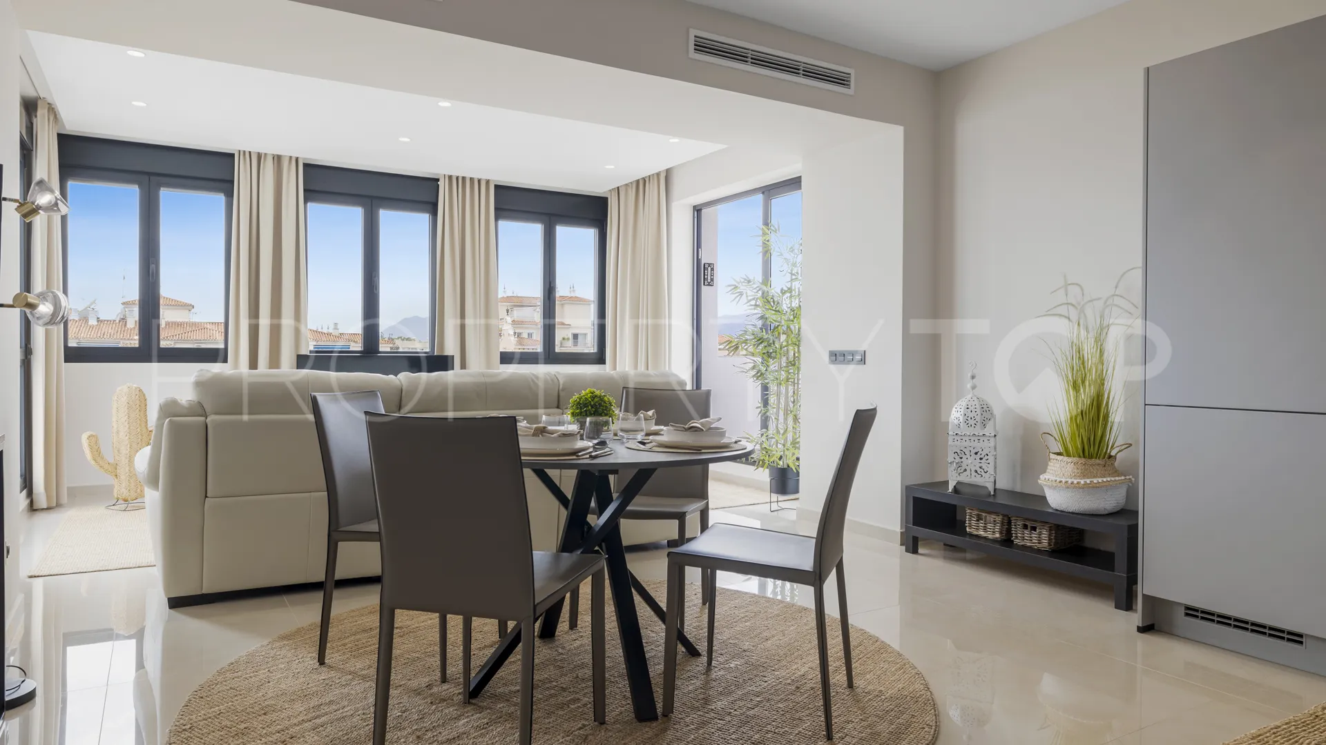 Penthouse in Playas del Duque for sale