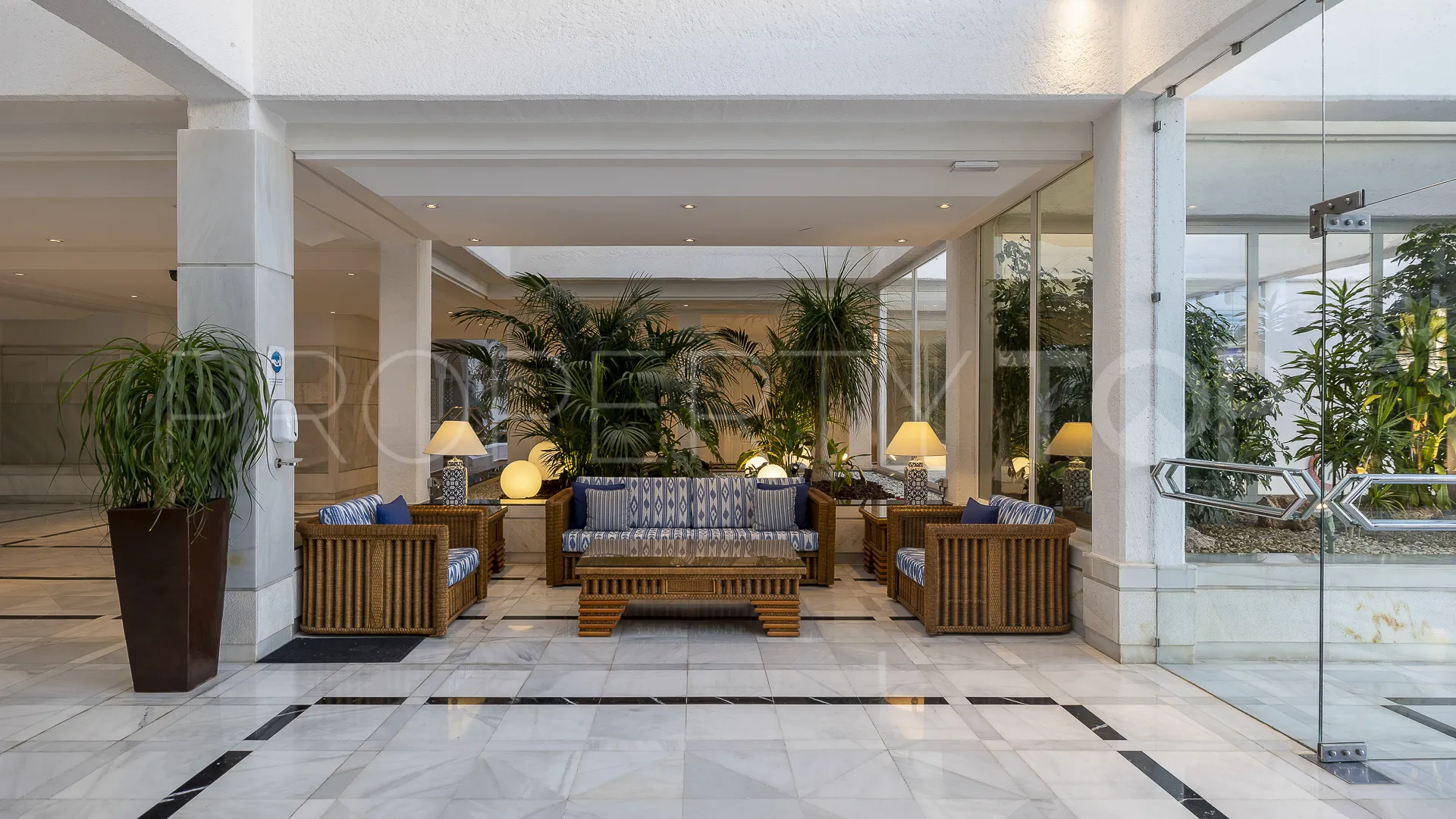 Penthouse in Playas del Duque for sale