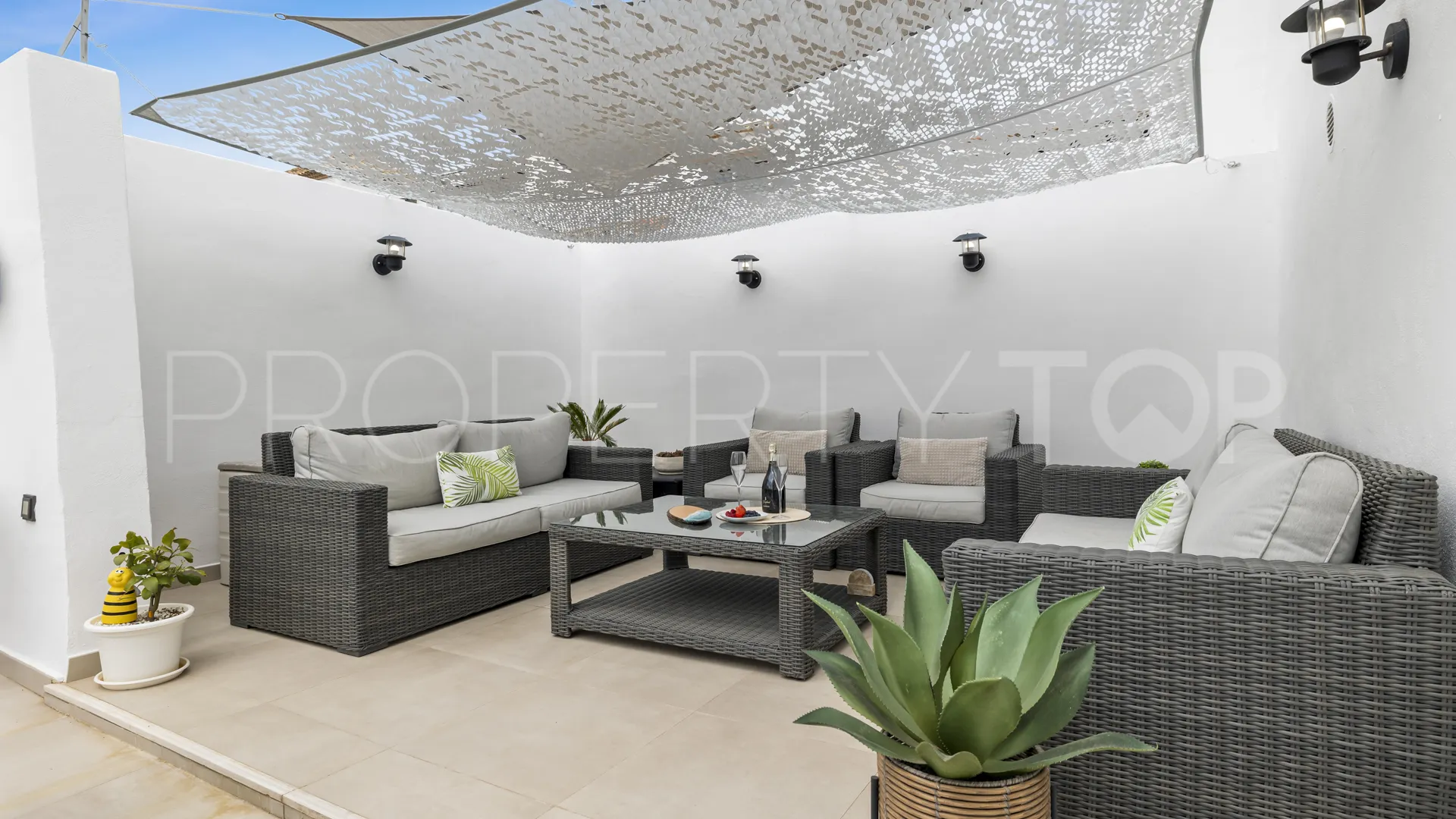 Penthouse in Playas del Duque for sale