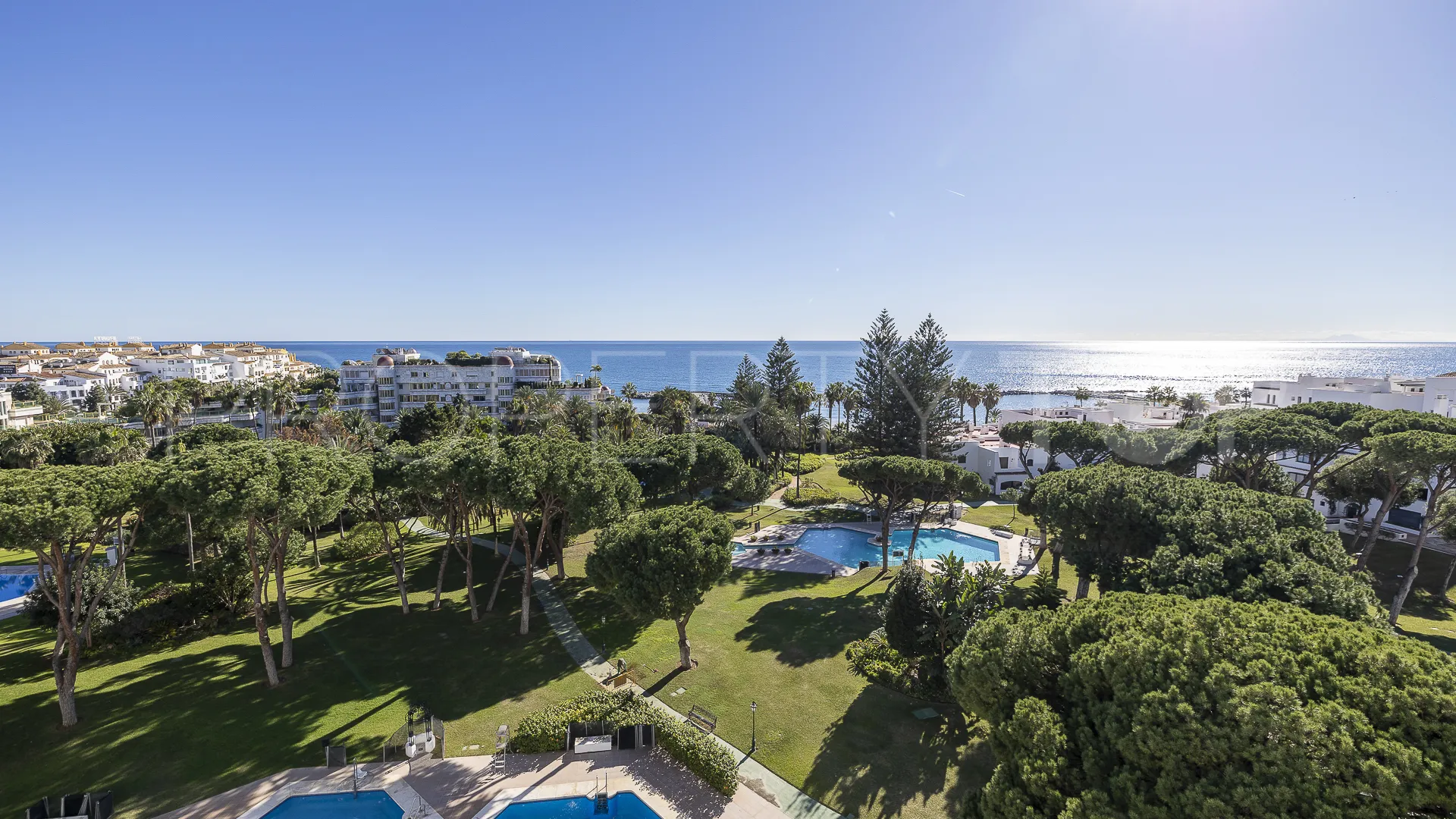 Penthouse in Playas del Duque for sale