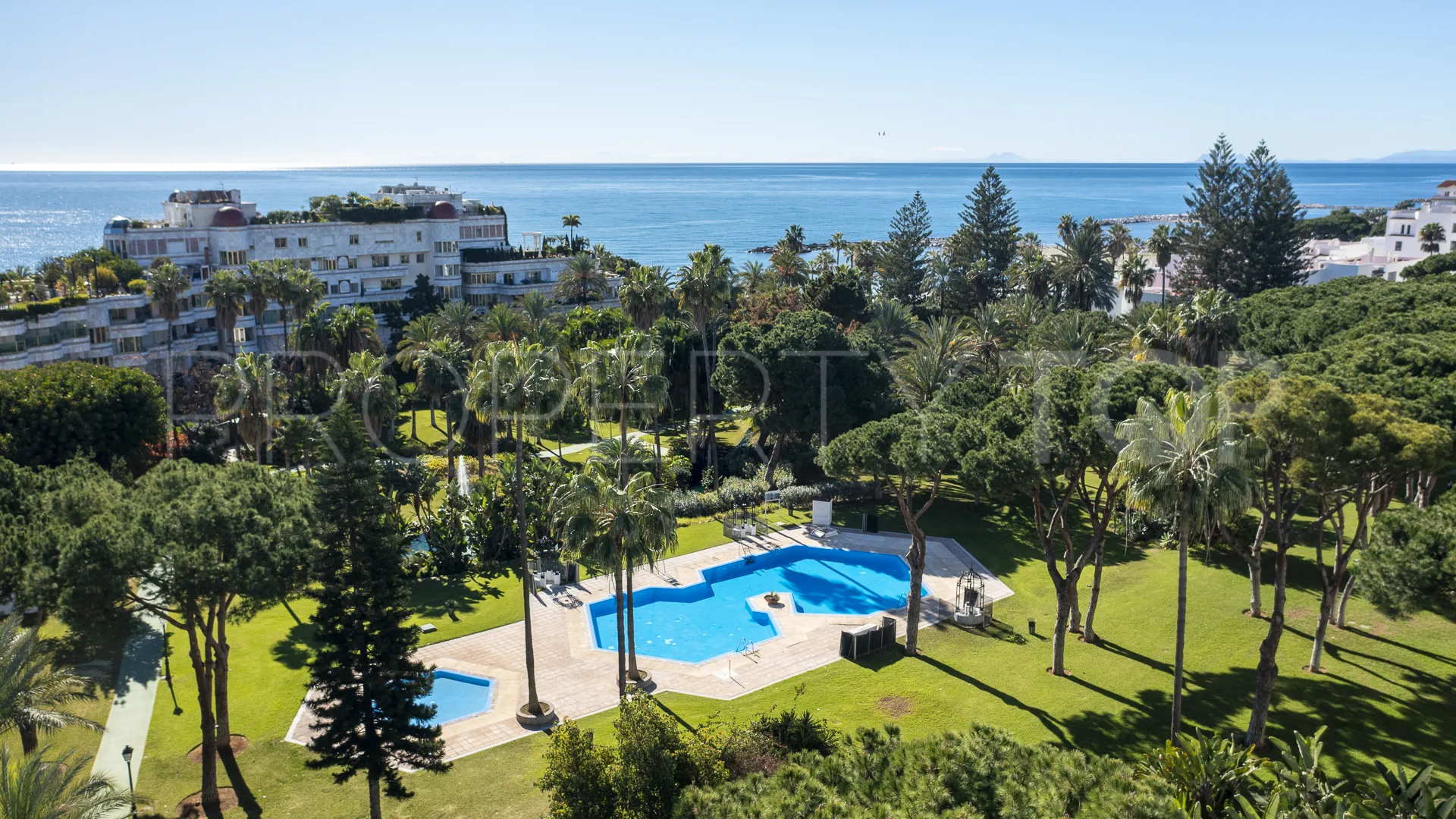 Penthouse in Playas del Duque for sale